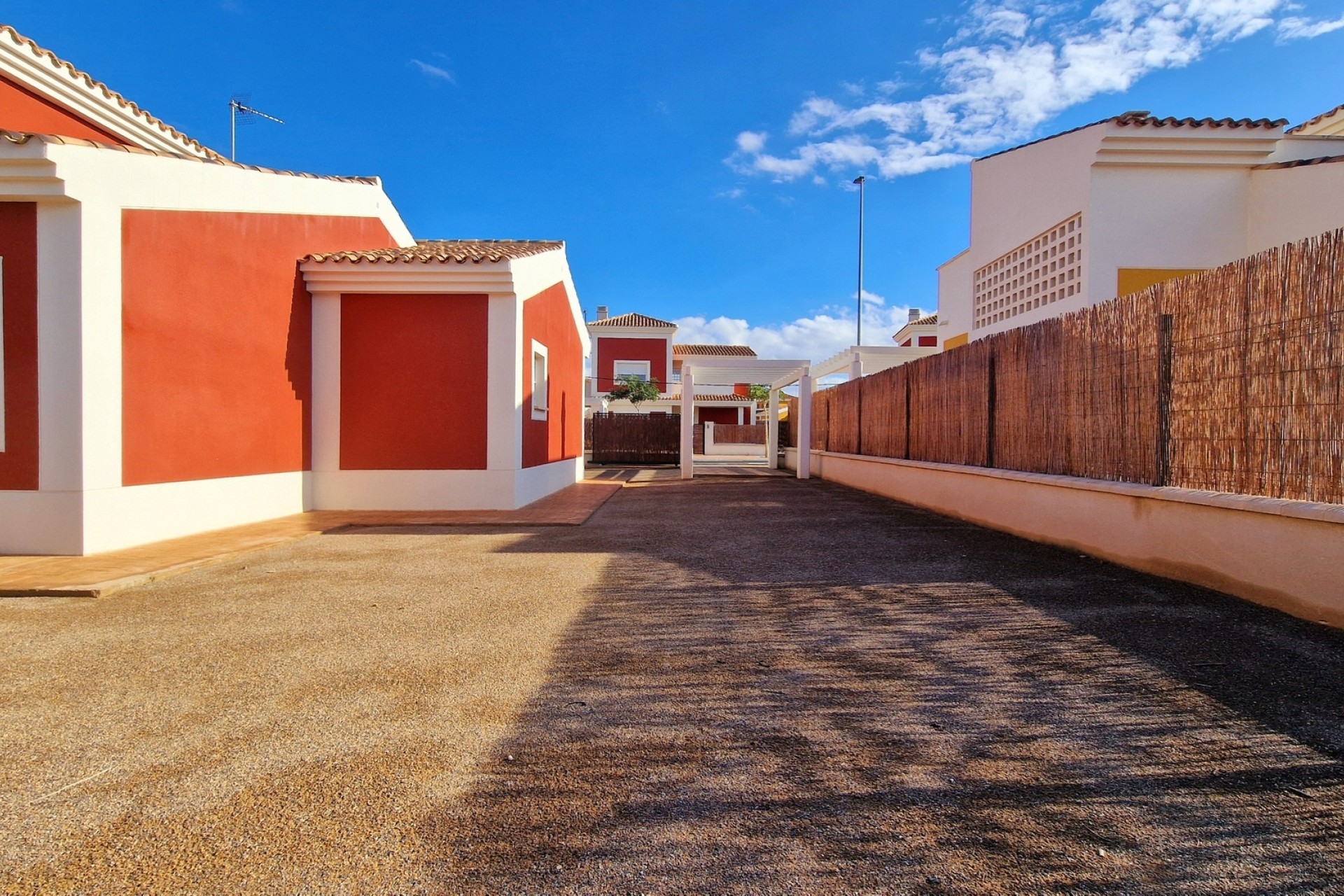 Obra Nueva - Chalet Independiente -
Purias