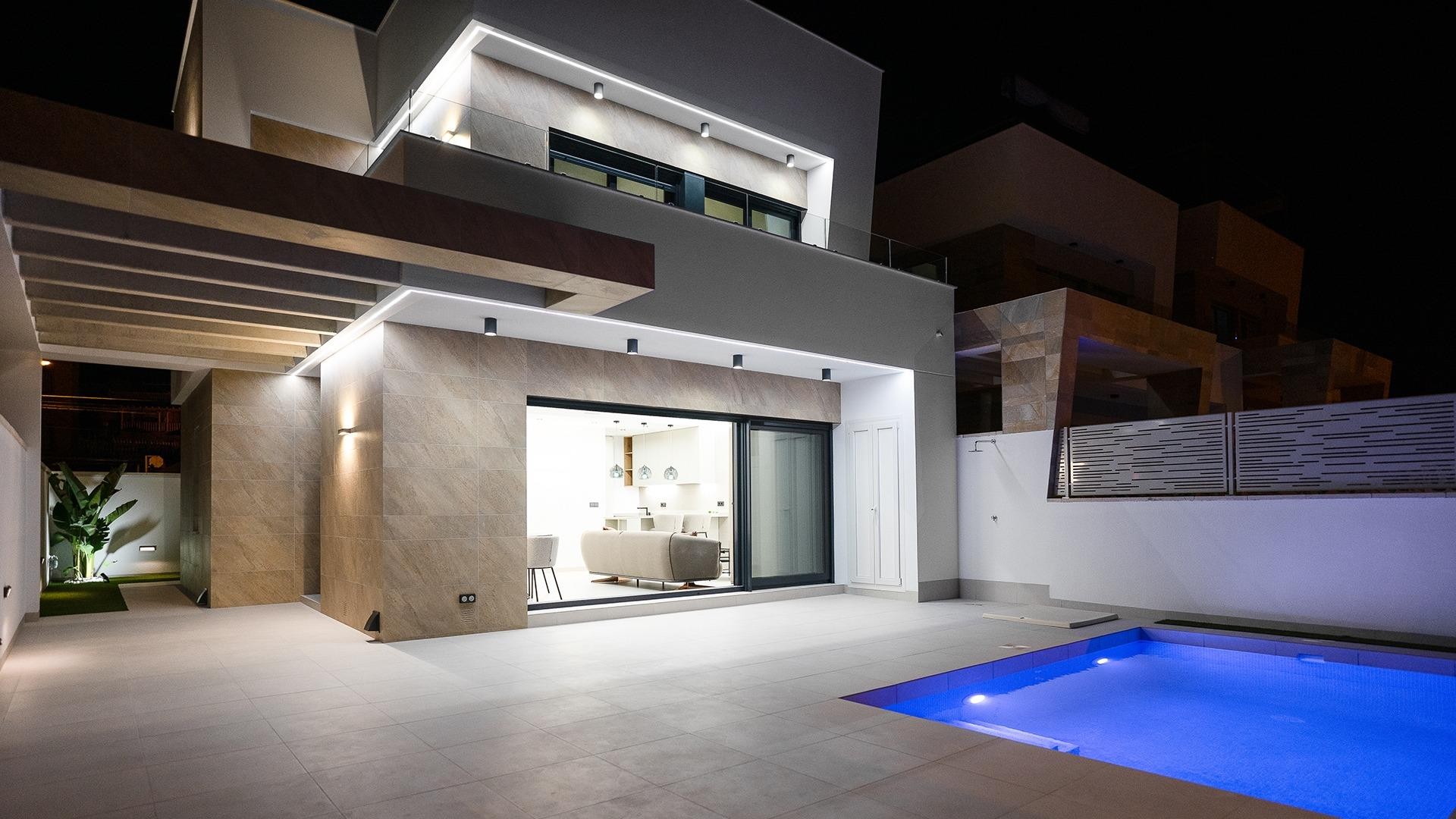 Obra Nueva - Chalet Independiente -
San Miguel de Salinas - BLUE LAGOON