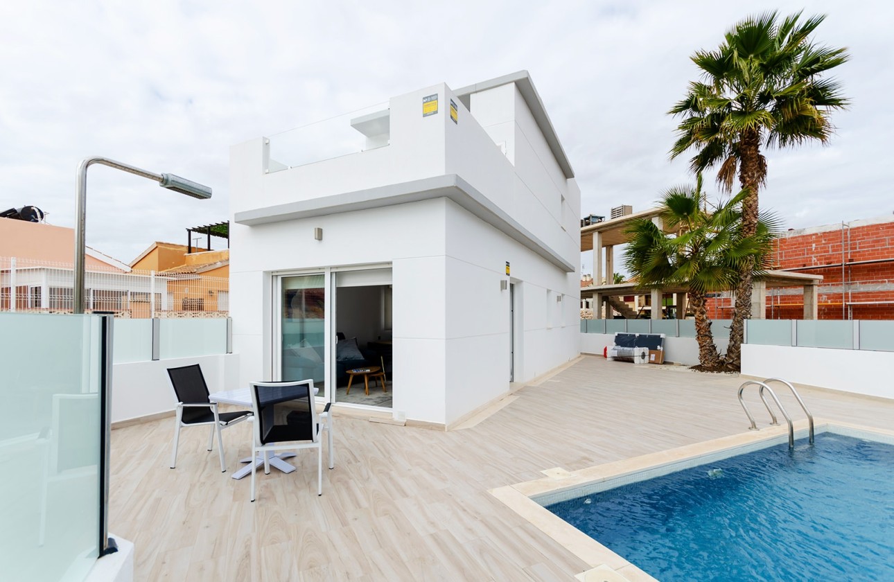 Obra Nueva - Chalet Independiente -
Torrevieja
