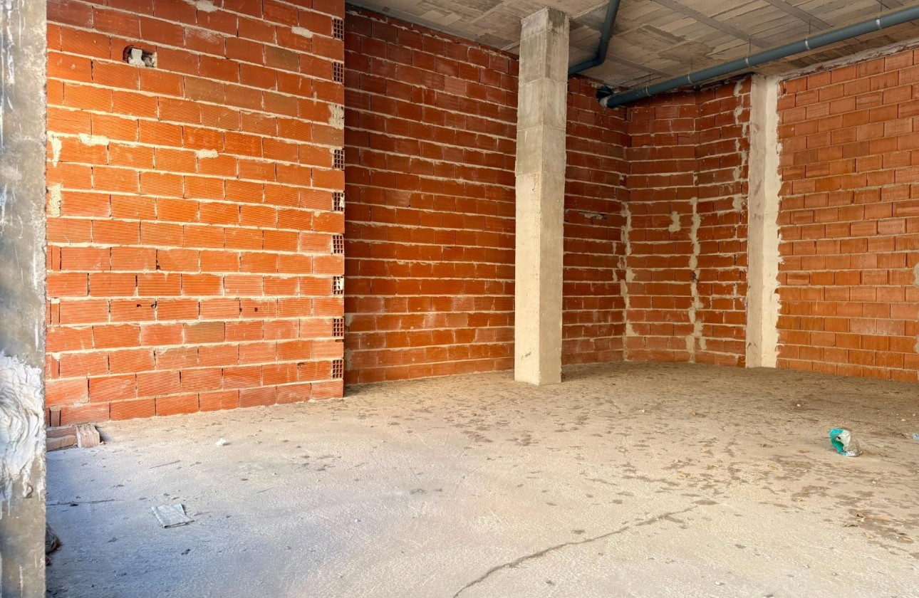 Obra Nueva - Comercial -
Almoradí