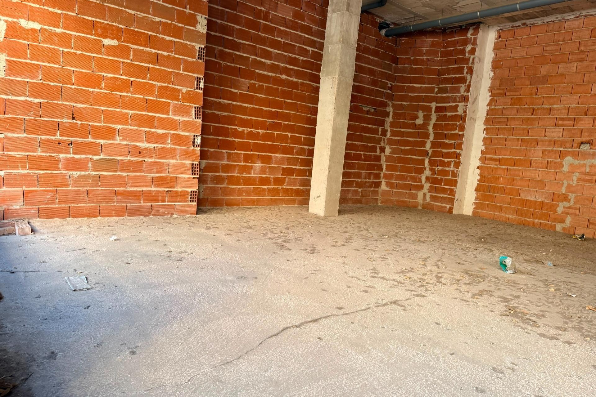 Obra Nueva - Comercial -
Almoradí