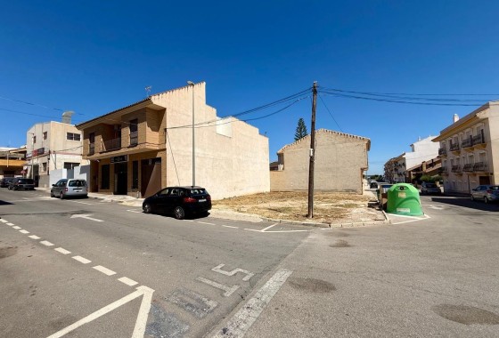 Parcela / Terreno - Venta - San Miguel de Salinas - CENTRO URBANO