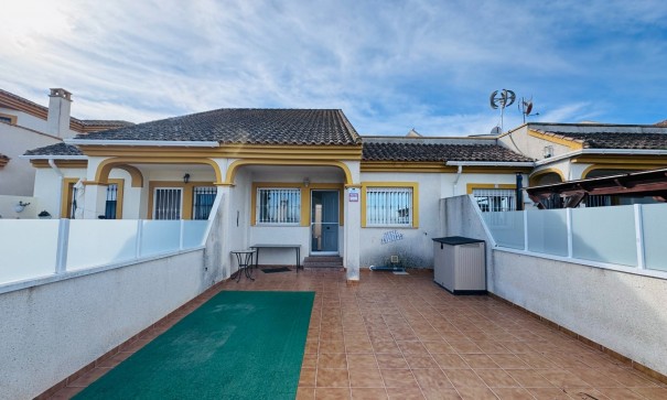 Radhus - Återförsäljning - Daya Nueva - Daya Nueva