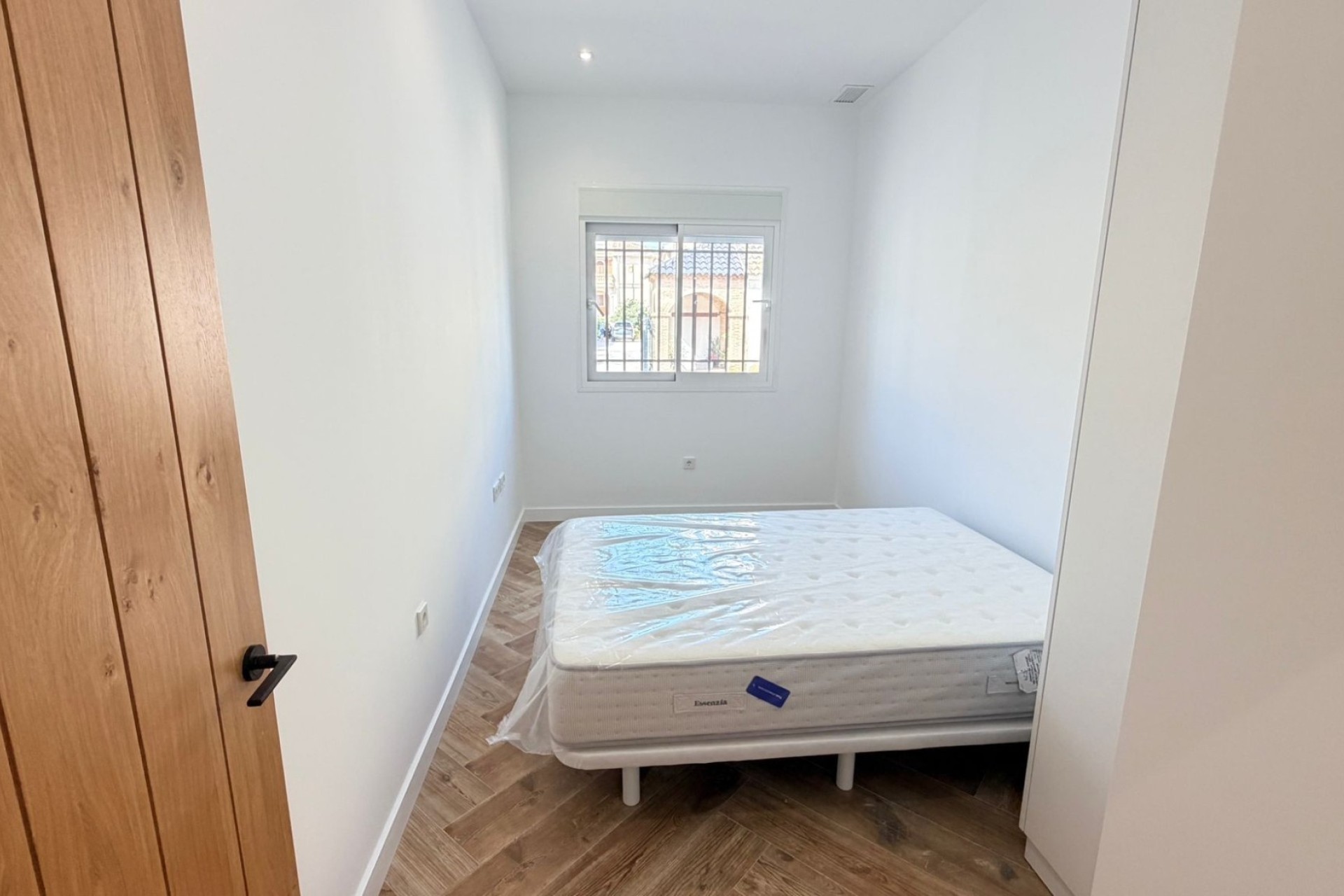 Resale - 2. Town house -
Catral