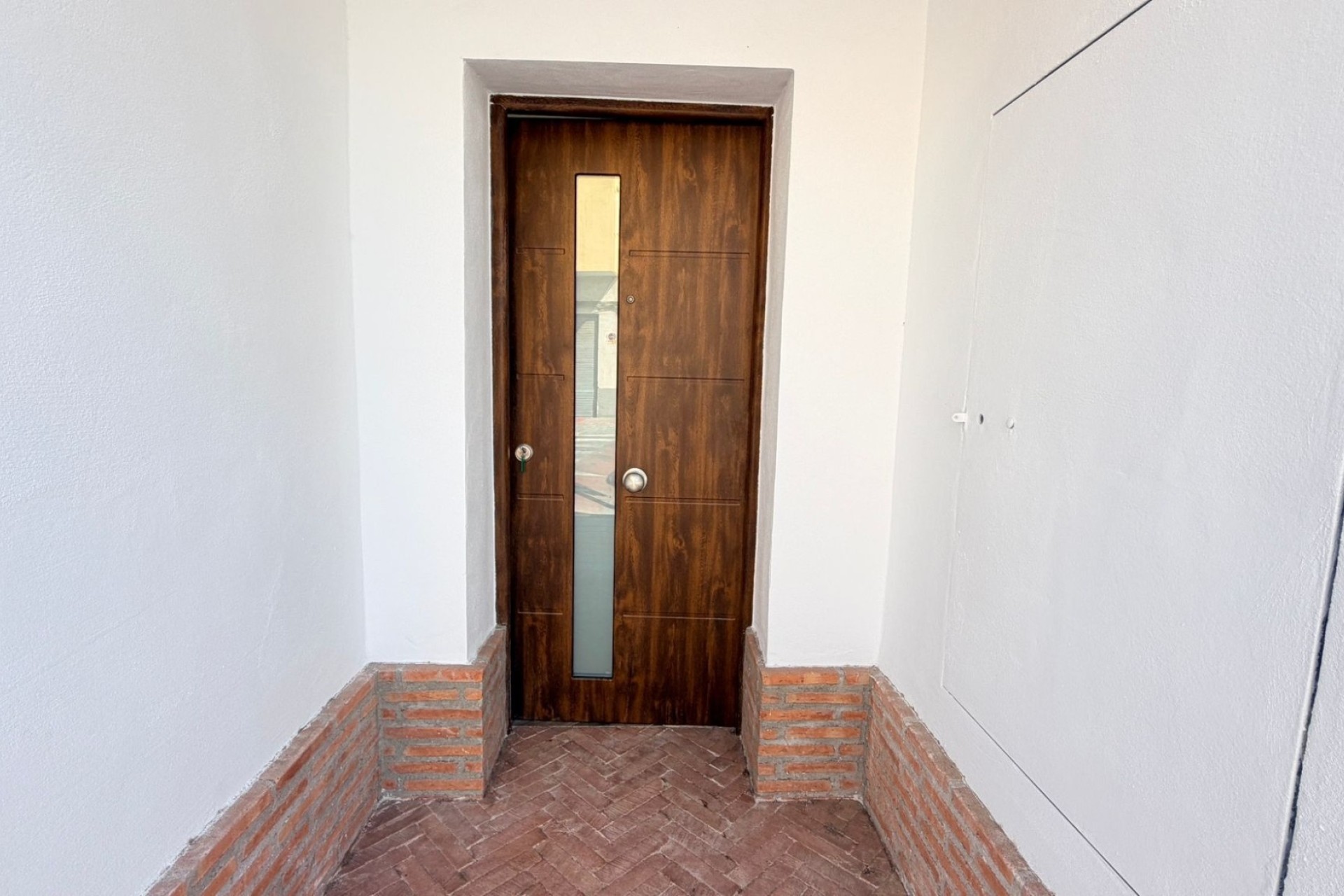 Resale - 2. Town house -
Catral