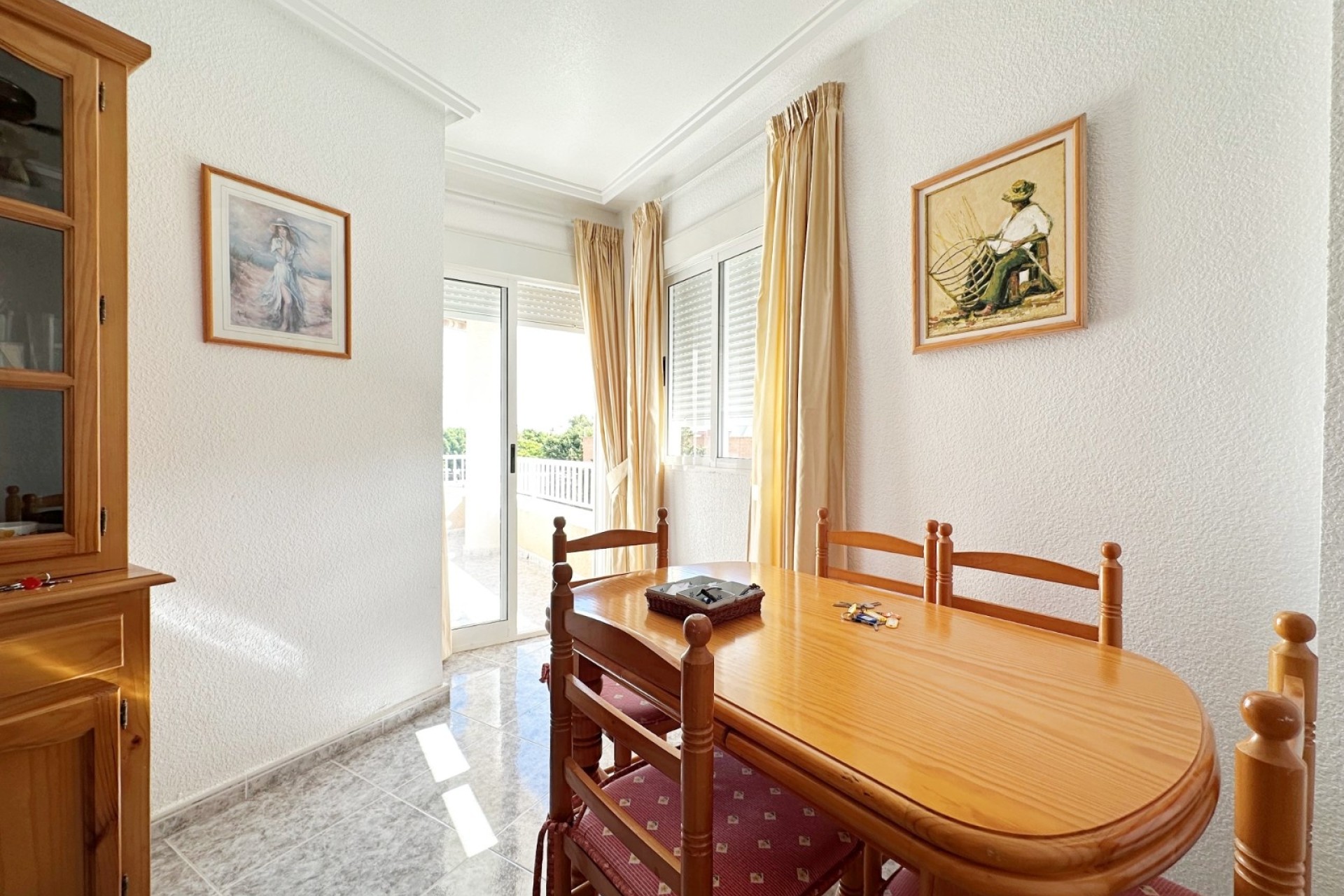 Resale - Apartment / Duplex -
Torrevieja
