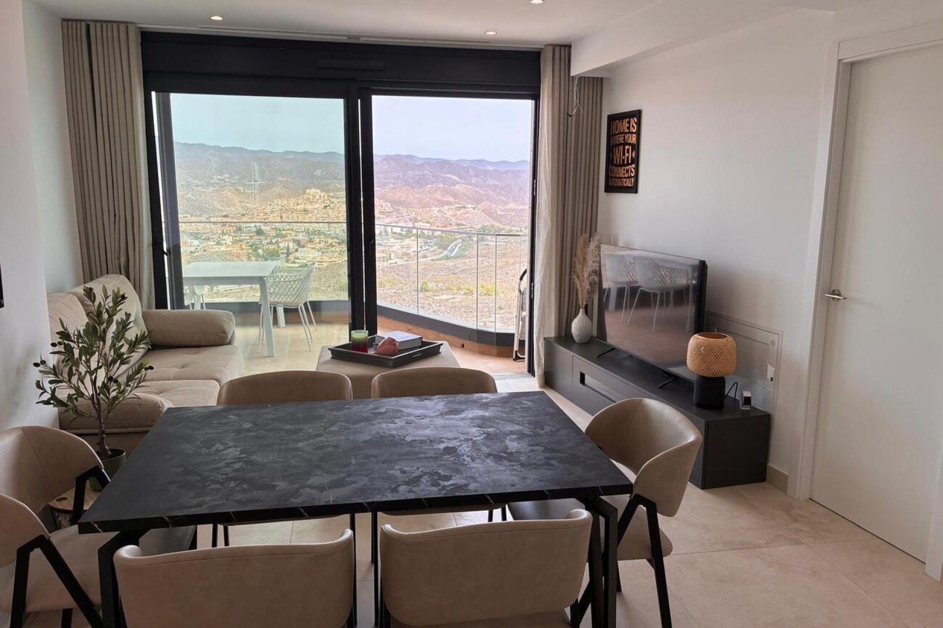 Resale - Apartment / Flat -
Águilas