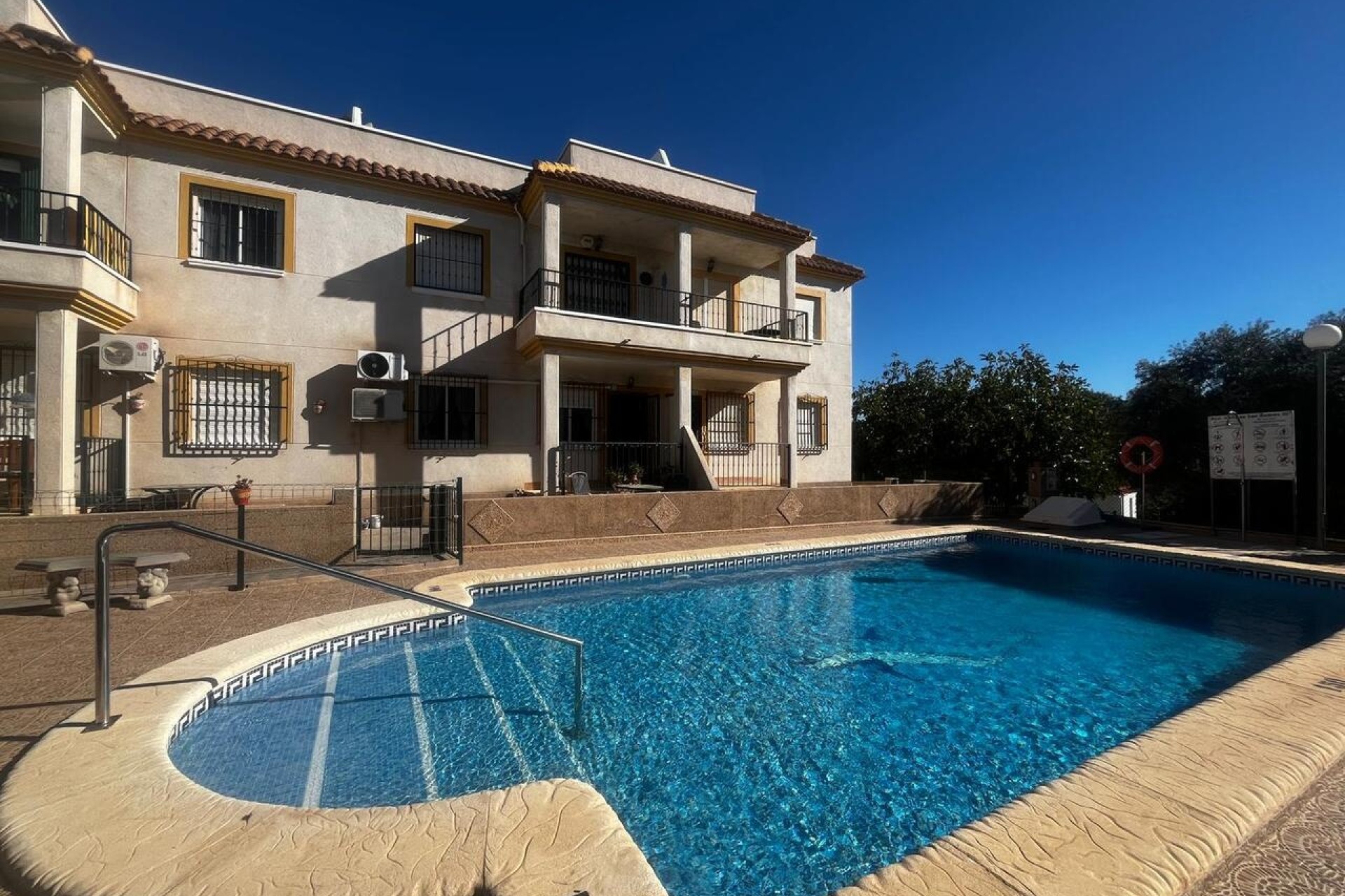 Resale - Apartment / Flat -
Algorfa
