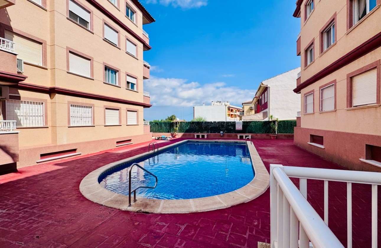 Resale - Apartment / Flat -
Algorfa