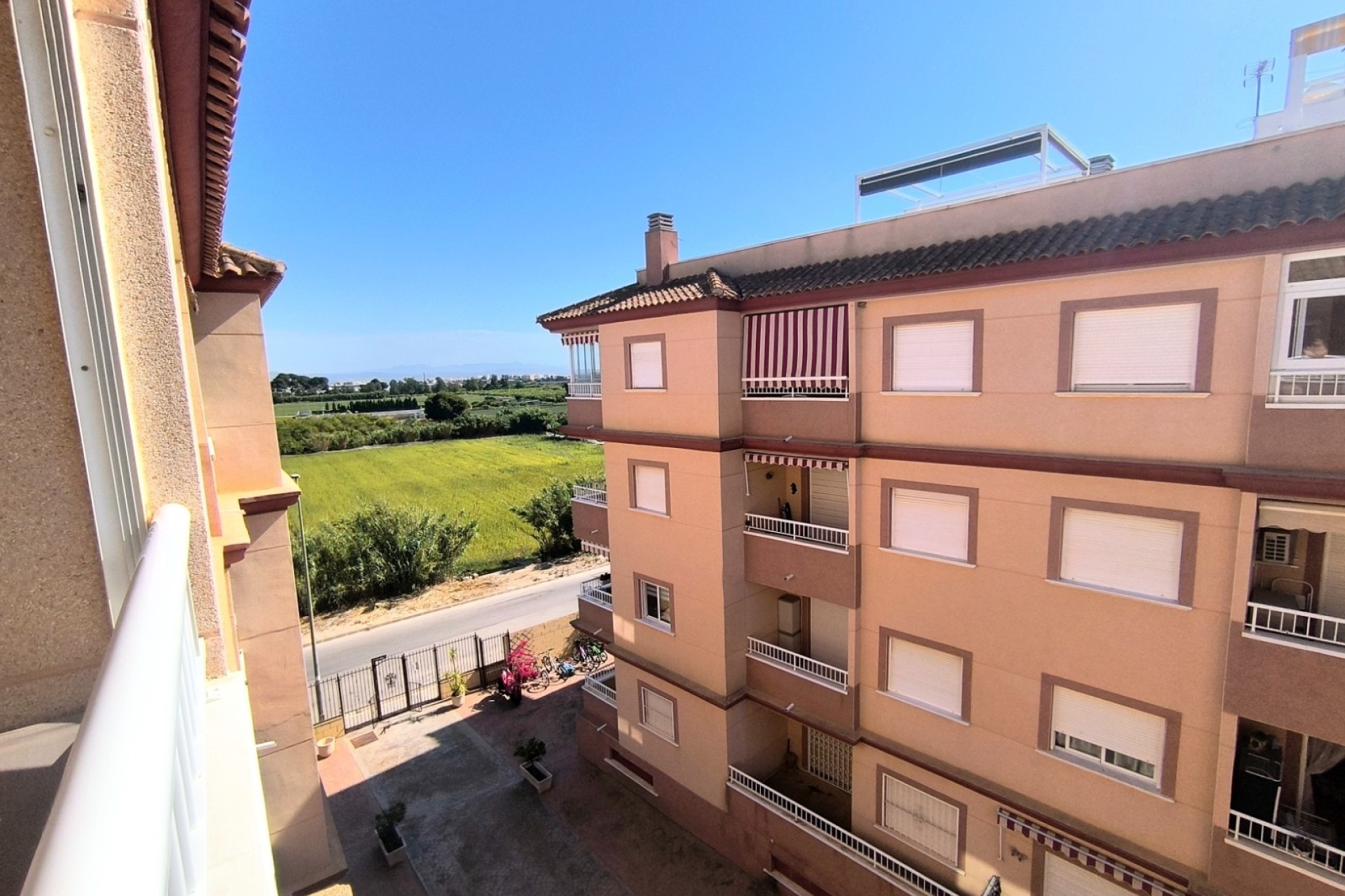 Resale - Apartment / Flat -
Algorfa
