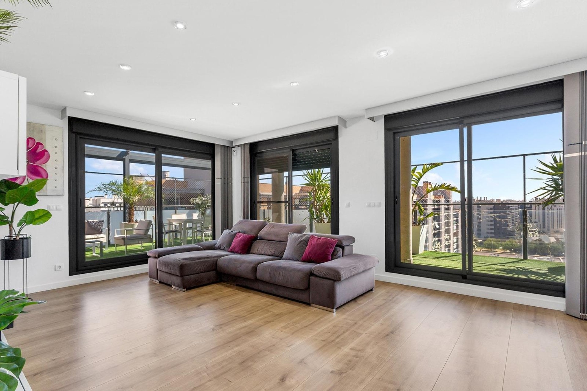 Resale - Apartment / Flat -
Alicante - Pau 5
