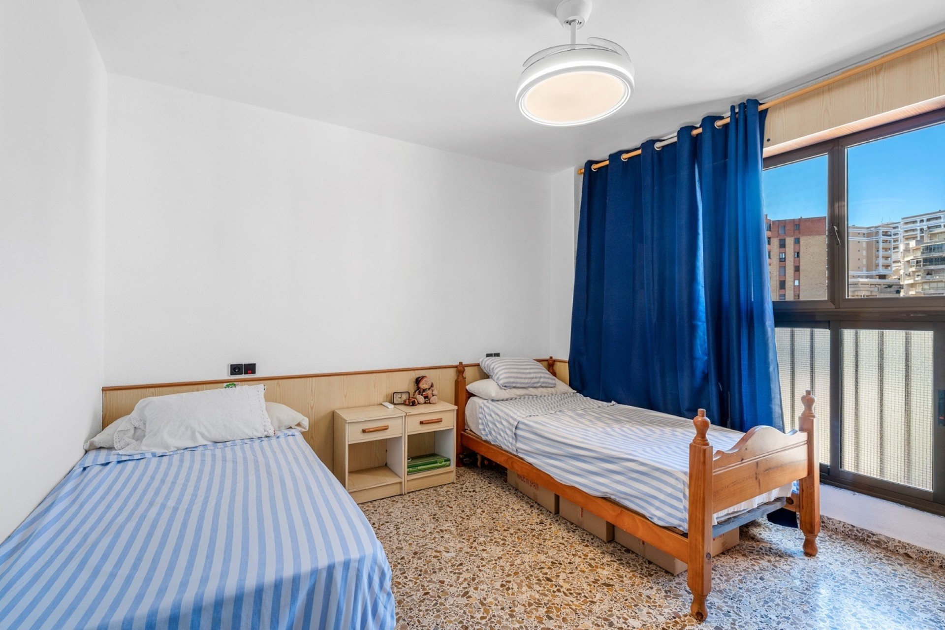 Resale - Apartment / Flat -
Arenales del Sol - Segunda linea playa