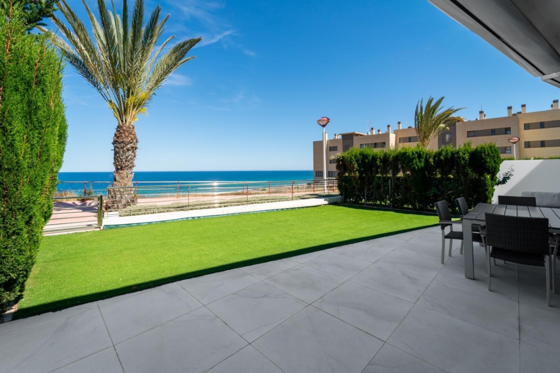 Resale - Apartment / Flat -
Arenales del Sol