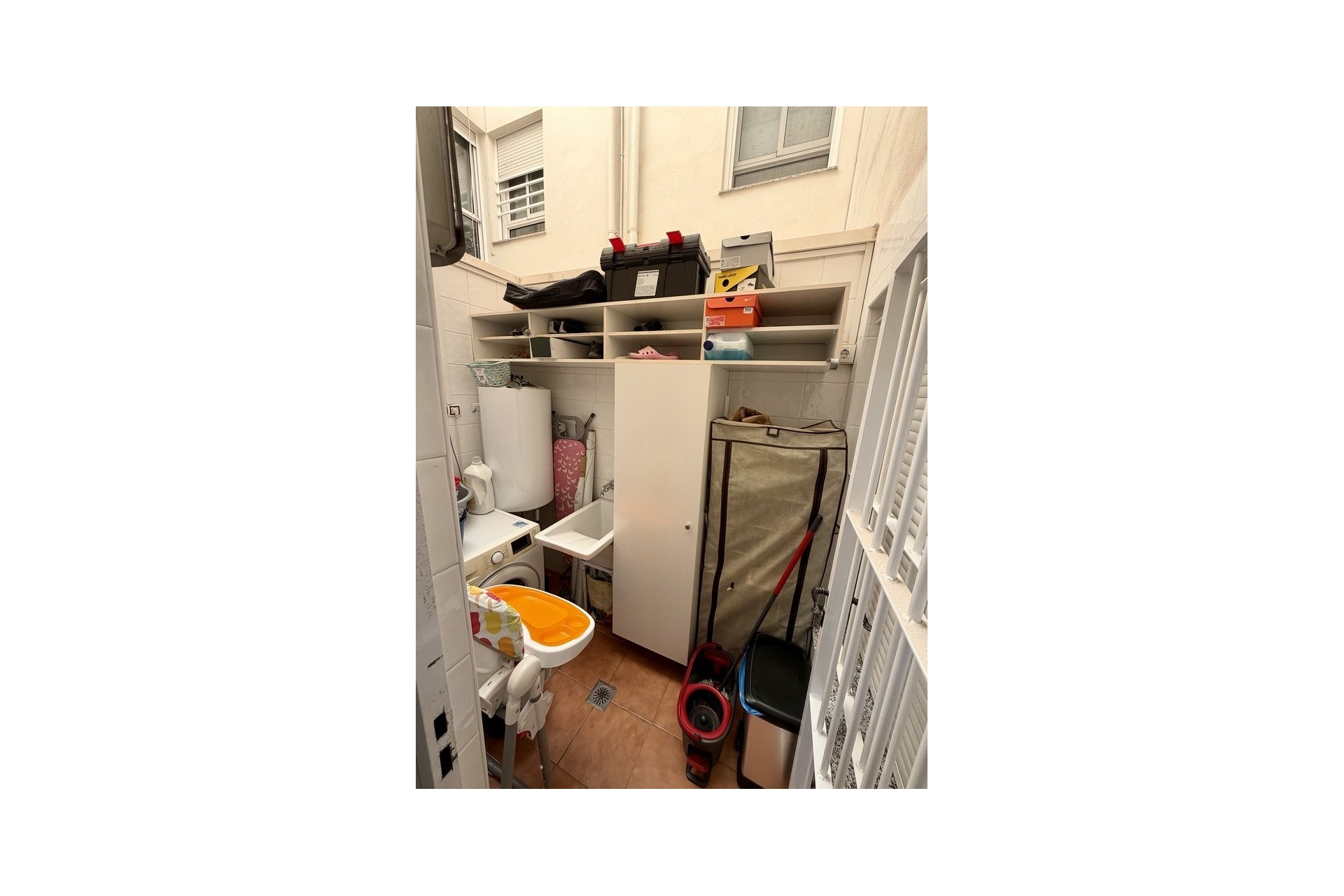 Resale - Apartment / Flat -
Benferri - Inland