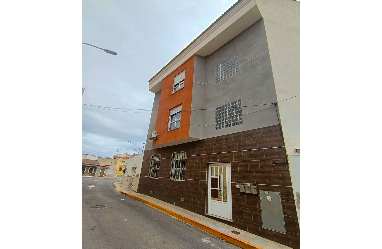 Resale - Apartment / Flat -
Benijofar