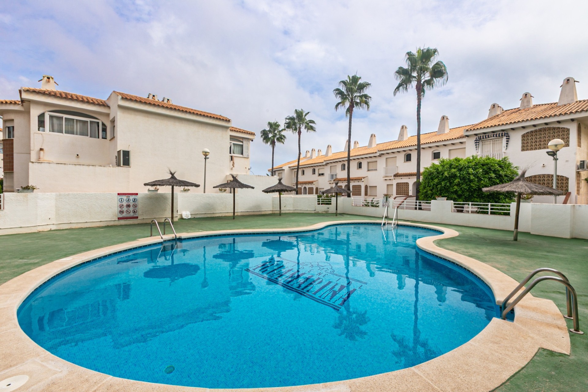 Resale - Apartment / Flat -
Cabo Roig