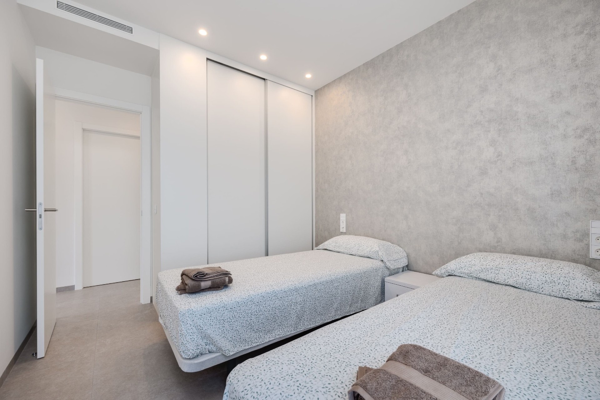 Resale - Apartment / Flat -
Campoamor - Las Colinas Golf and Country Club