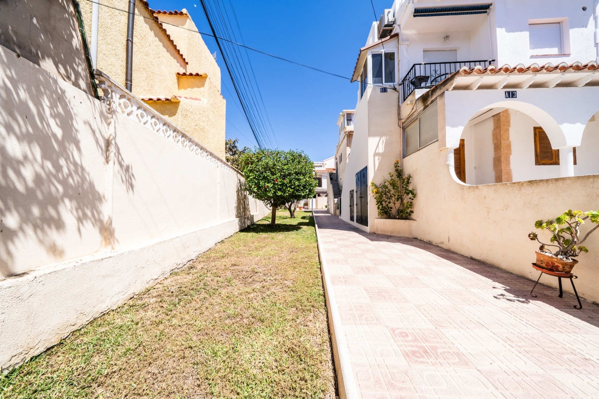 Resale - Apartment / Flat -
El Chaparral - Costa Blanca