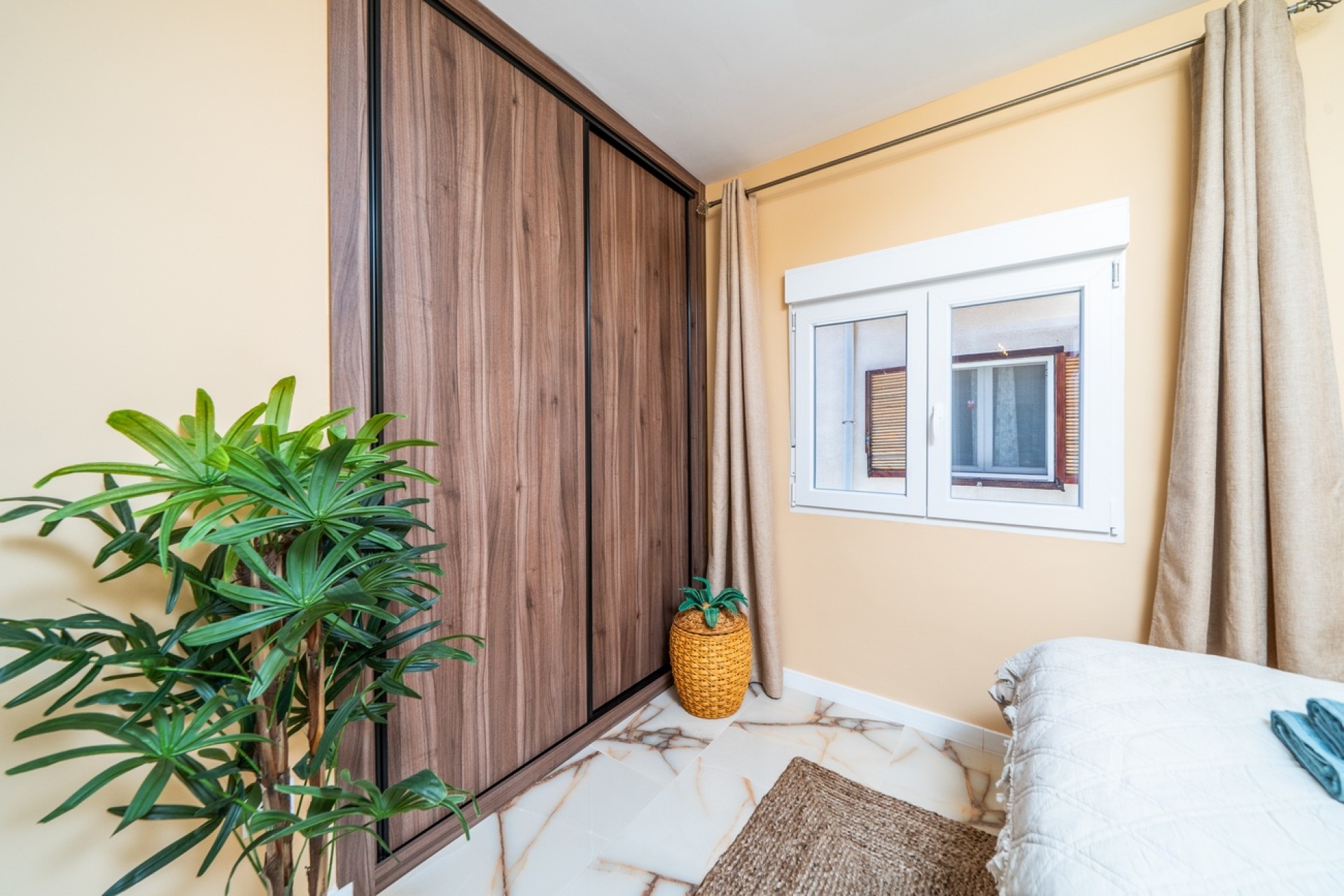 Resale - Apartment / Flat -
El Chaparral - Costa Blanca