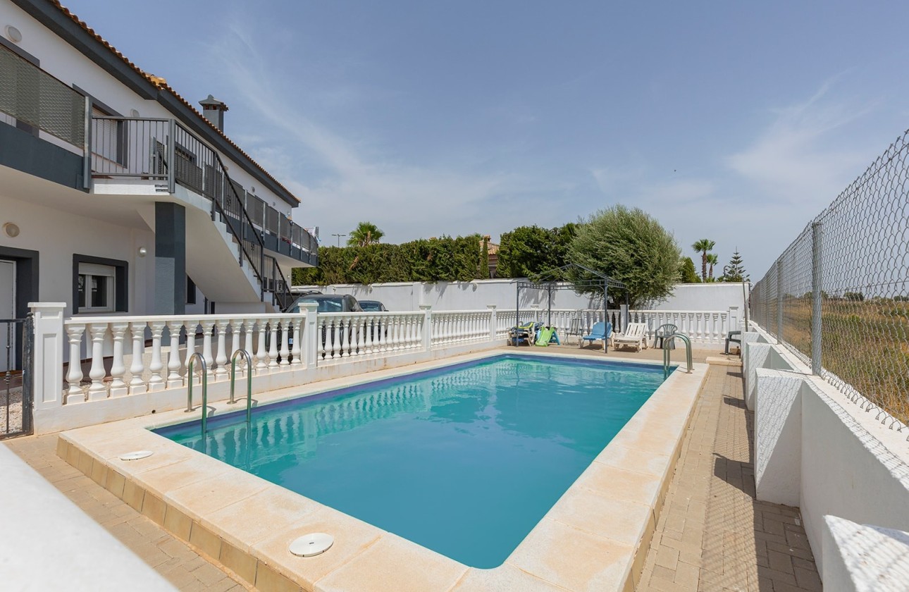Resale - Apartment / Flat -
Gea y Truyols - Lo Santiago