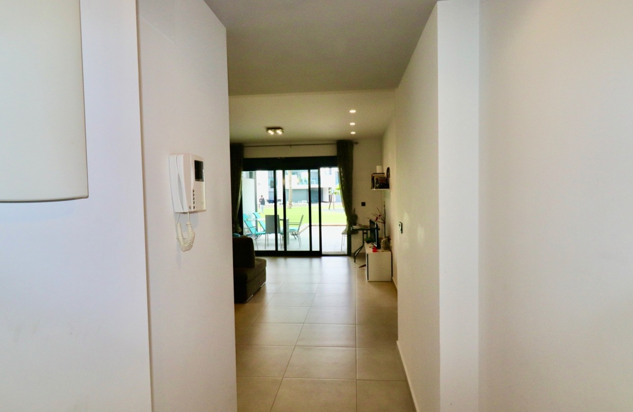Resale - Apartment / Flat -
Guardamar del Segura - Guardamar - El Raso