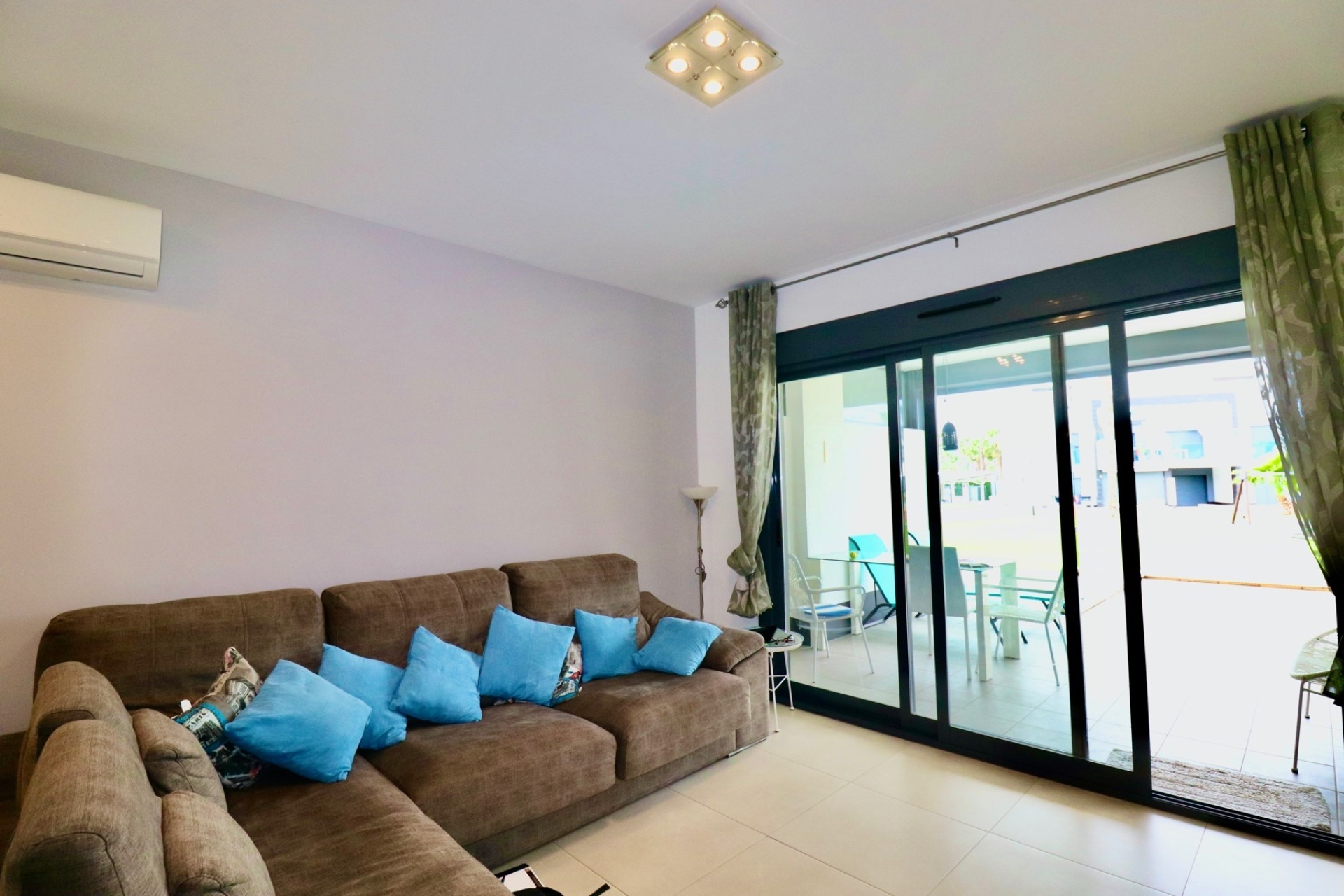 Resale - Apartment / Flat -
Guardamar del Segura - Guardamar - El Raso
