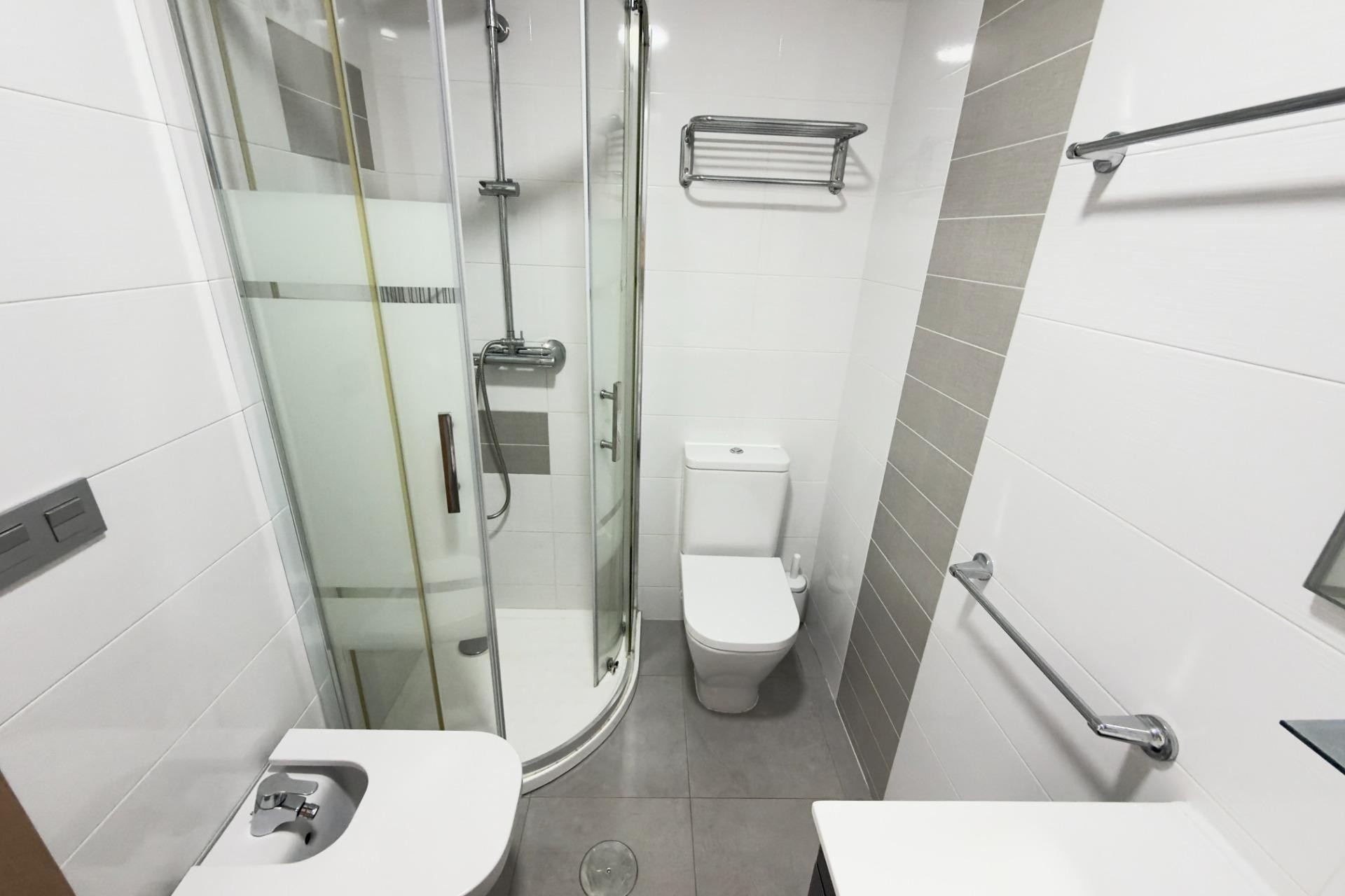 Resale - Apartment / Flat -
Guardamar del Segura - Urbanizaciones