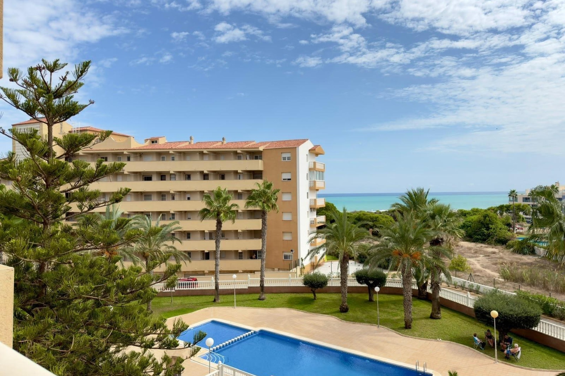 Resale - Apartment / Flat -
Guardamar del Segura - Urbanizaciones
