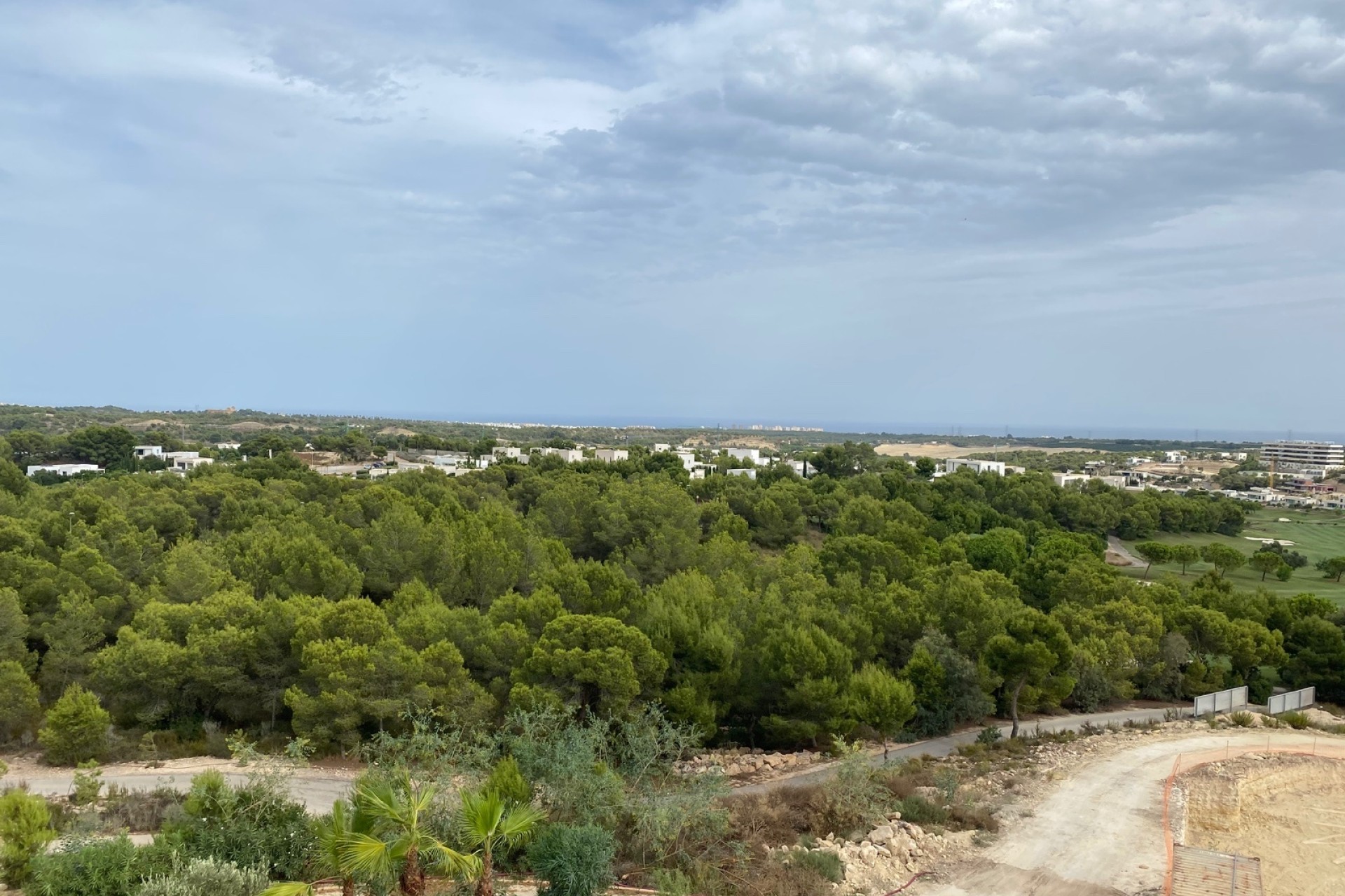 Resale - Apartment / Flat -
Las Colinas Golf Resort - LAS COLINAS GOLF RESORT