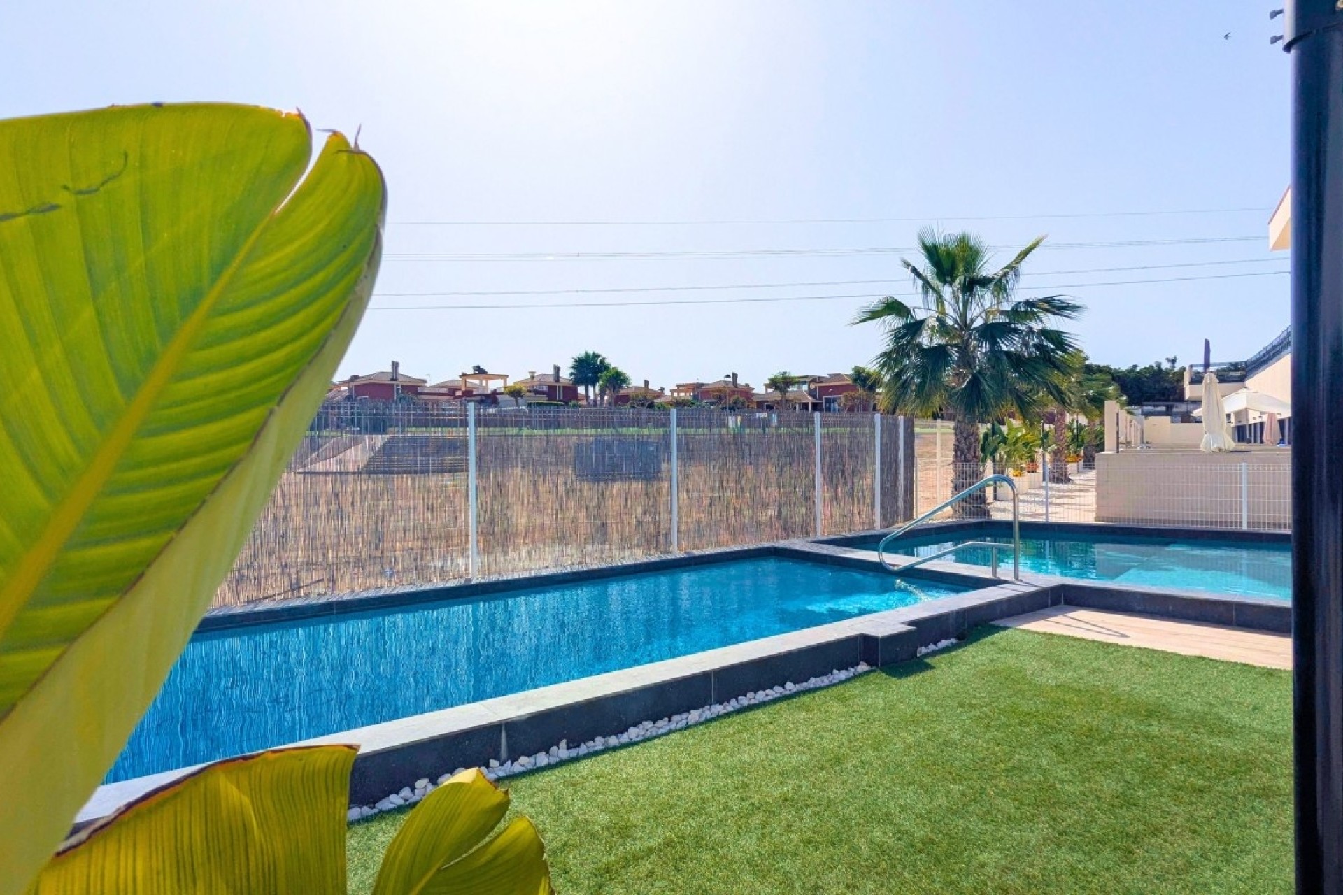 Resale - Apartment / Flat -
Lo Crispin