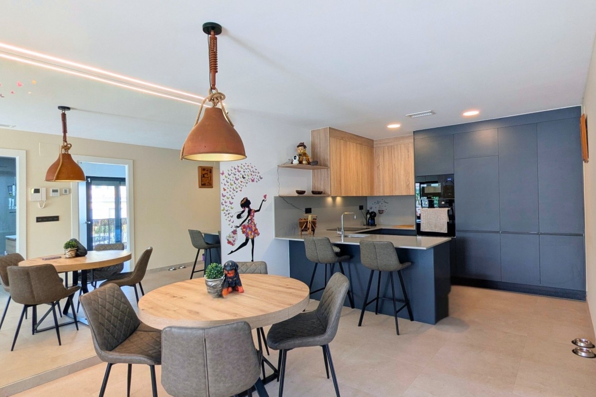 Resale - Apartment / Flat -
Lo Crispin