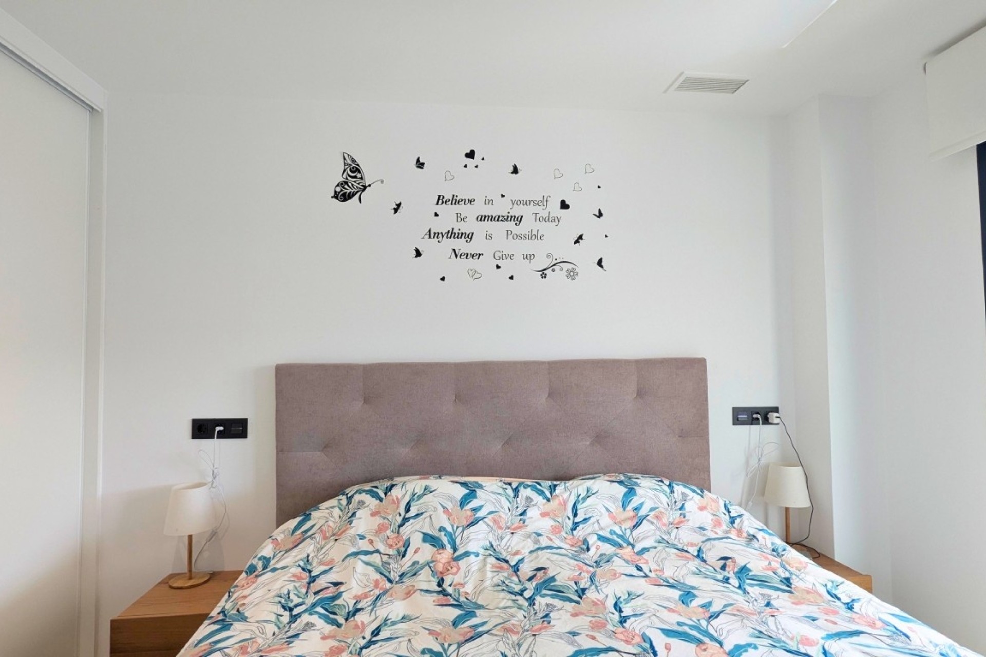 Resale - Apartment / Flat -
Lo Crispin