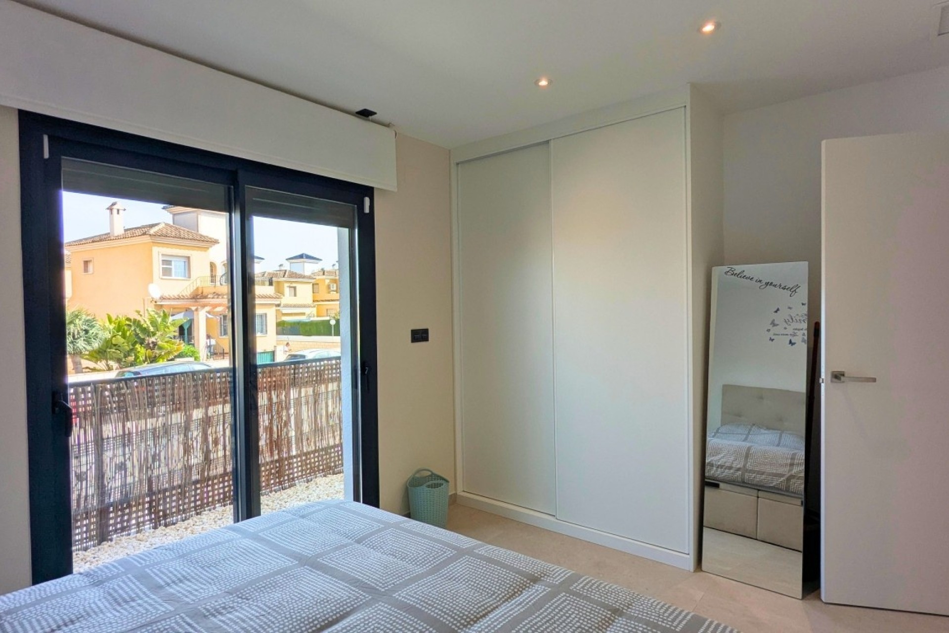 Resale - Apartment / Flat -
Lo Crispin