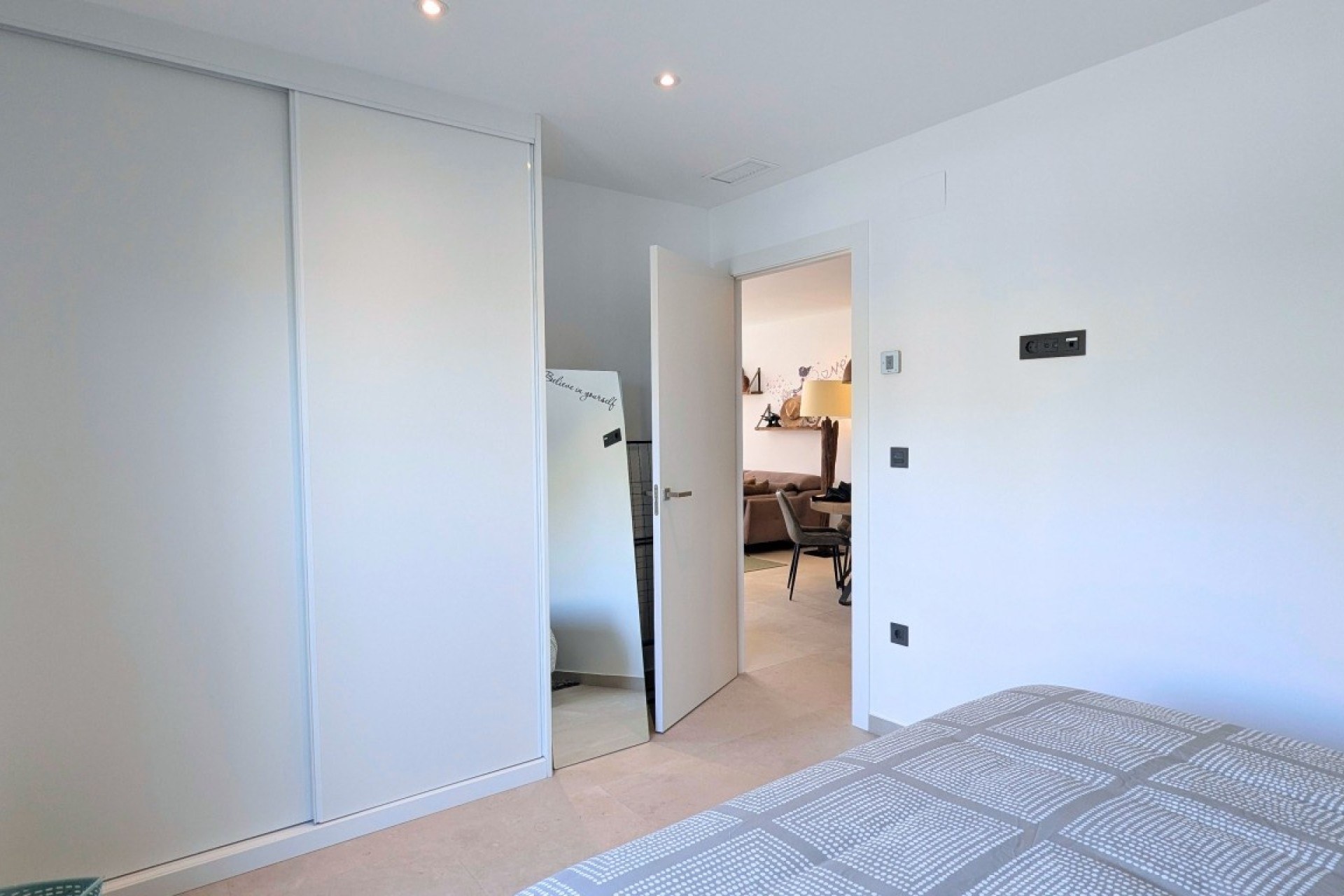Resale - Apartment / Flat -
Lo Crispin