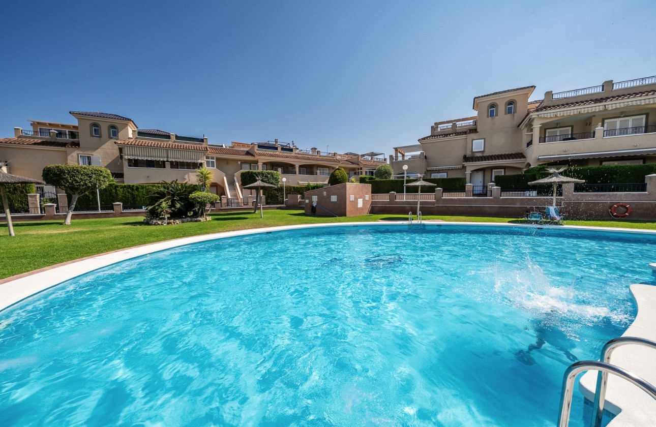Resale - Apartment / Flat -
Mil Palmeras - Riomar