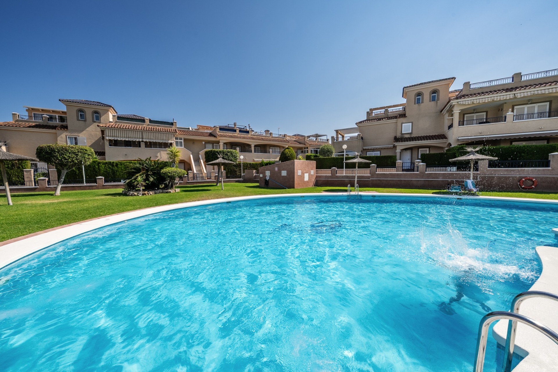 Resale - Apartment / Flat -
Mil Palmeras - Riomar