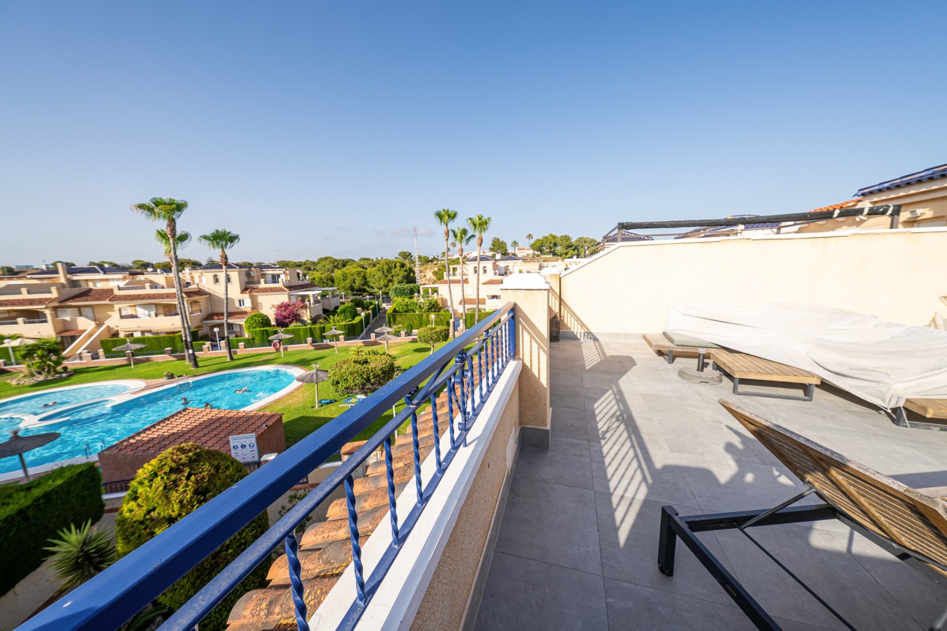 Resale - Apartment / Flat -
Mil Palmeras - Riomar