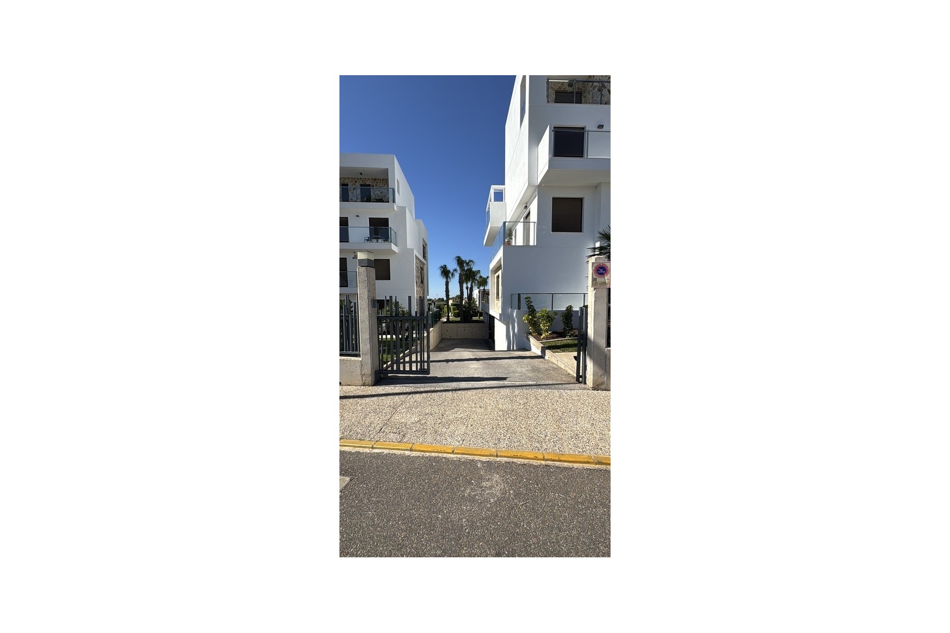 Resale - Apartment / Flat -
Orihuela Costa - Costa Blanca