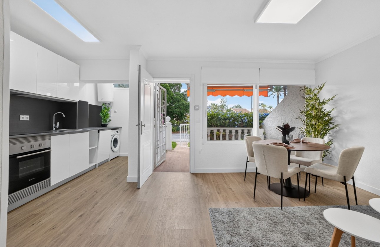 Resale - Apartment / Flat -
Orihuela Costa - Villamartín - Las Filipinas