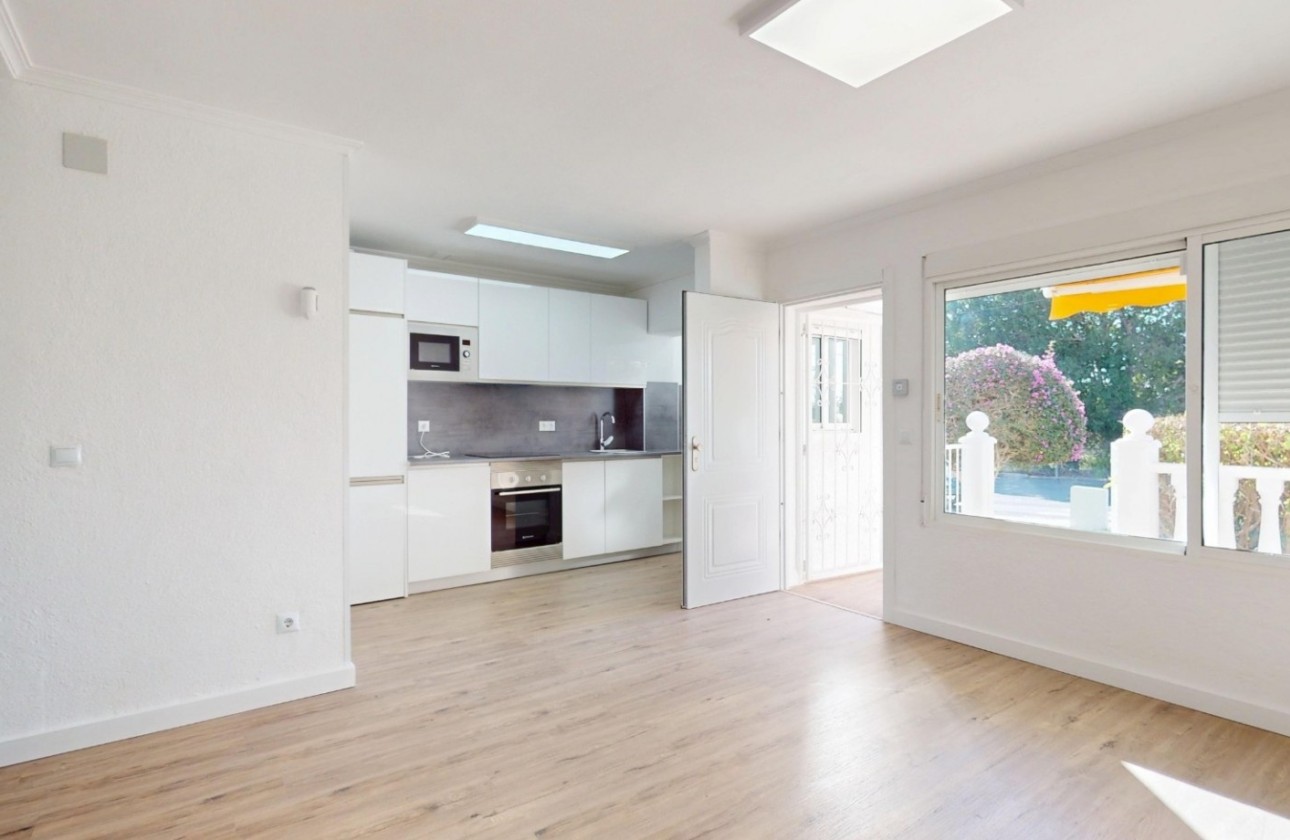 Resale - Apartment / Flat -
Orihuela Costa - Villamartín