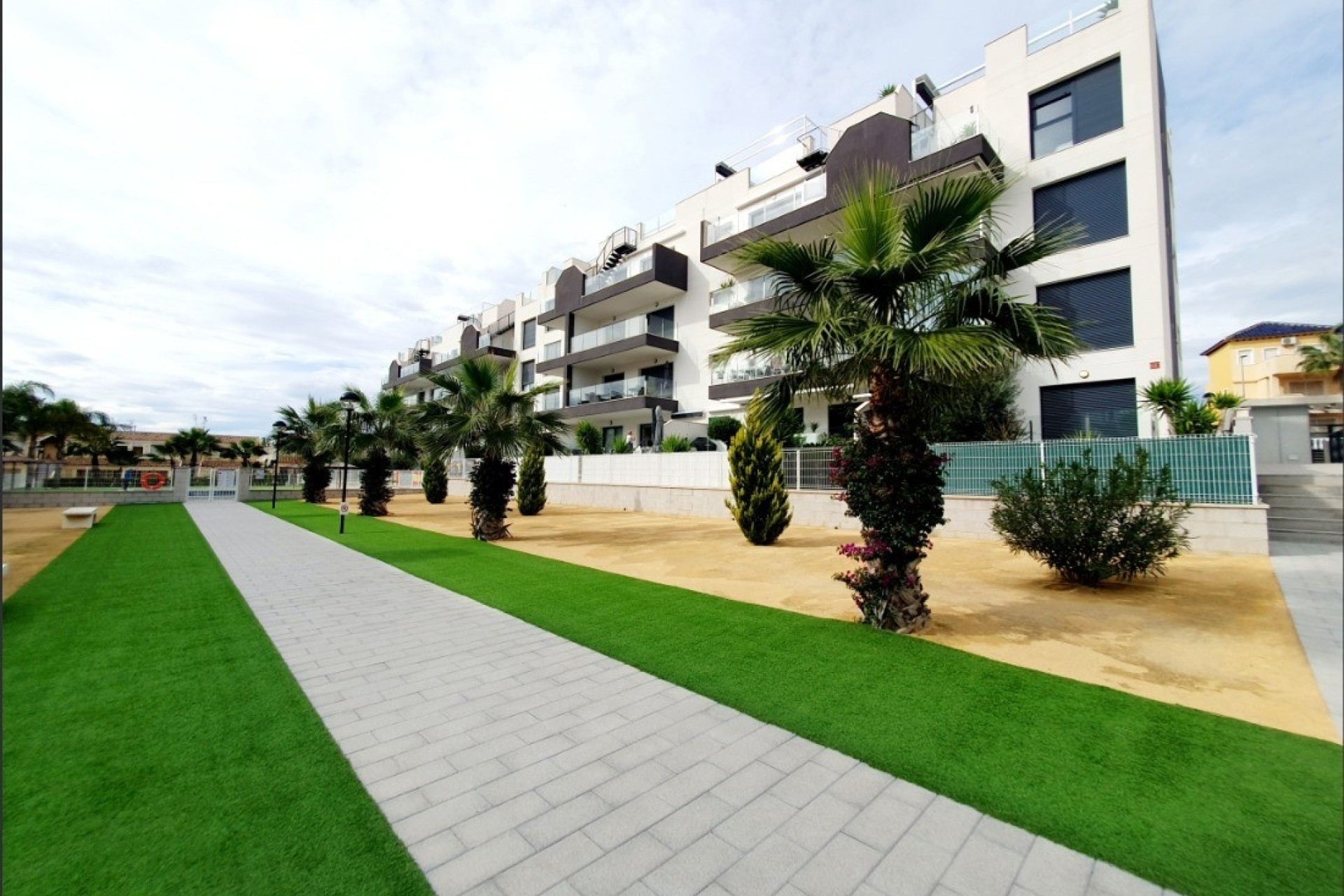 Resale - Apartment / Flat -
Orihuela Costa - Villamartín