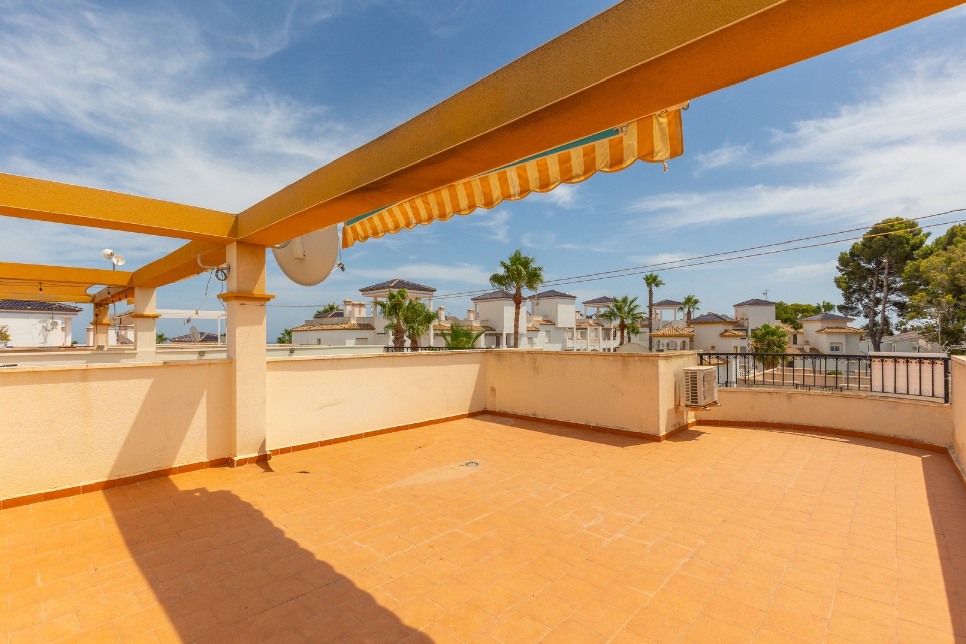 Resale - Apartment / Flat -
Orihuela - Villamartin