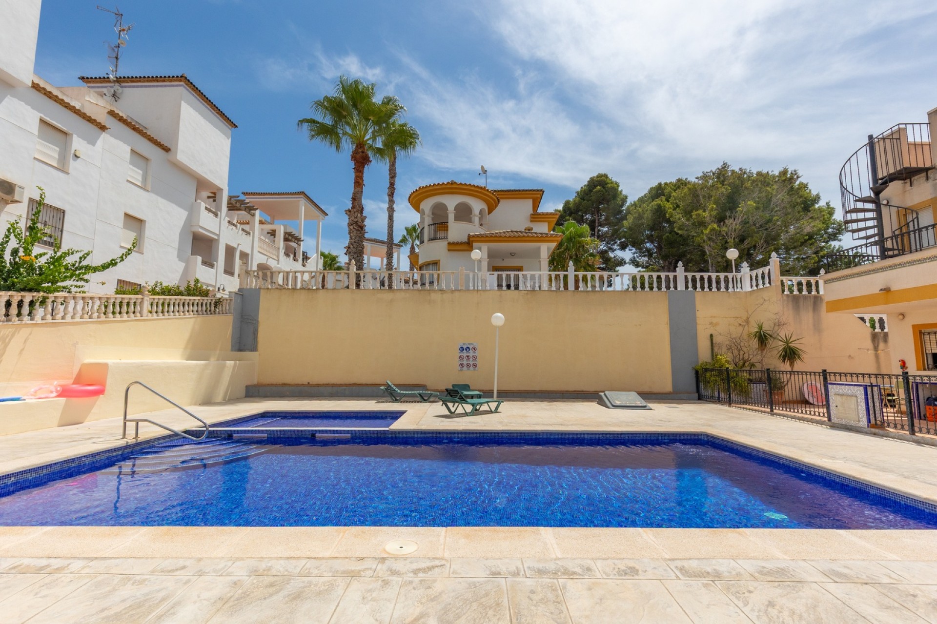 Resale - Apartment / Flat -
Orihuela - Villamartin