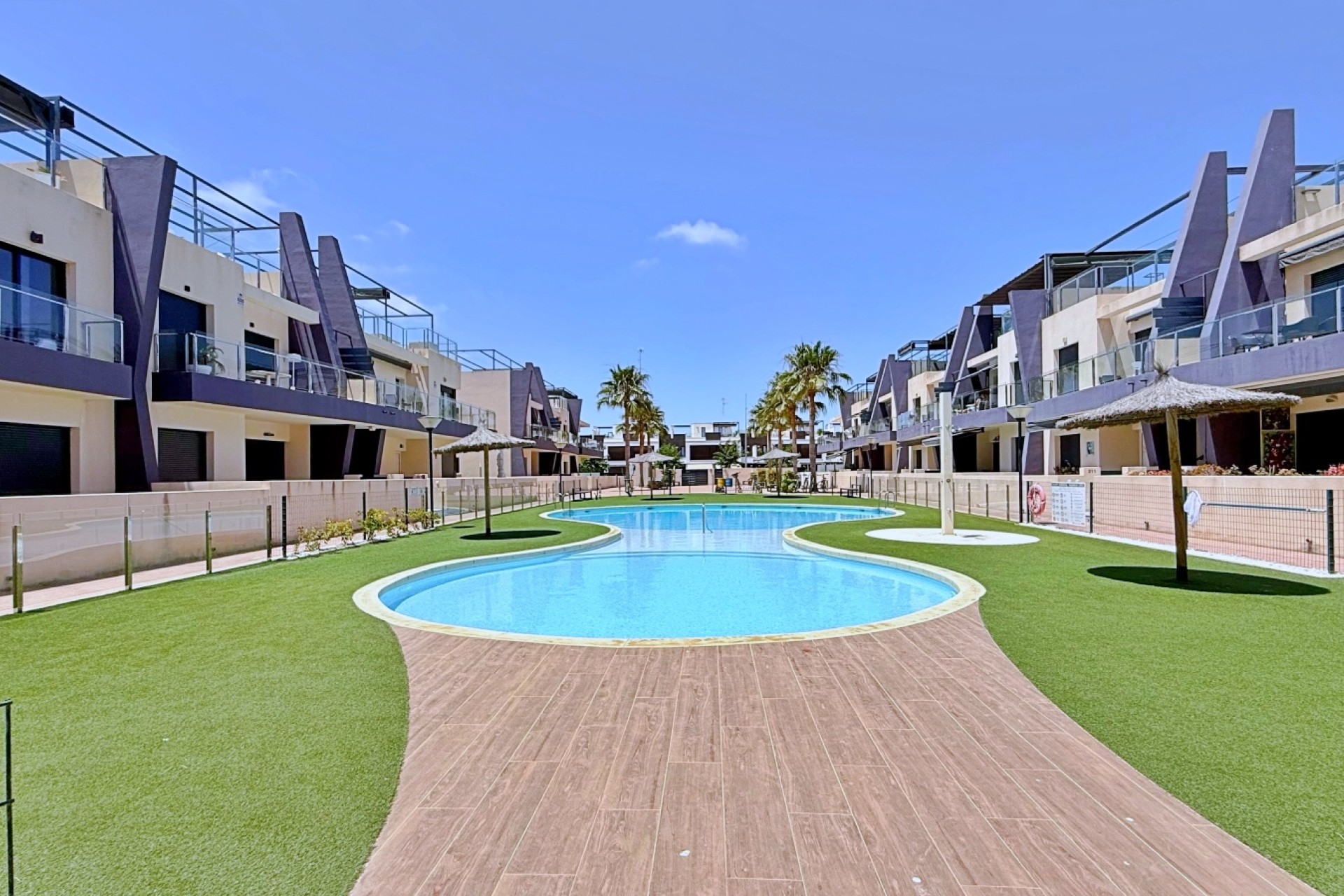 Resale - Apartment / Flat -
Pilar de la Horadada - Torre de la Horadada