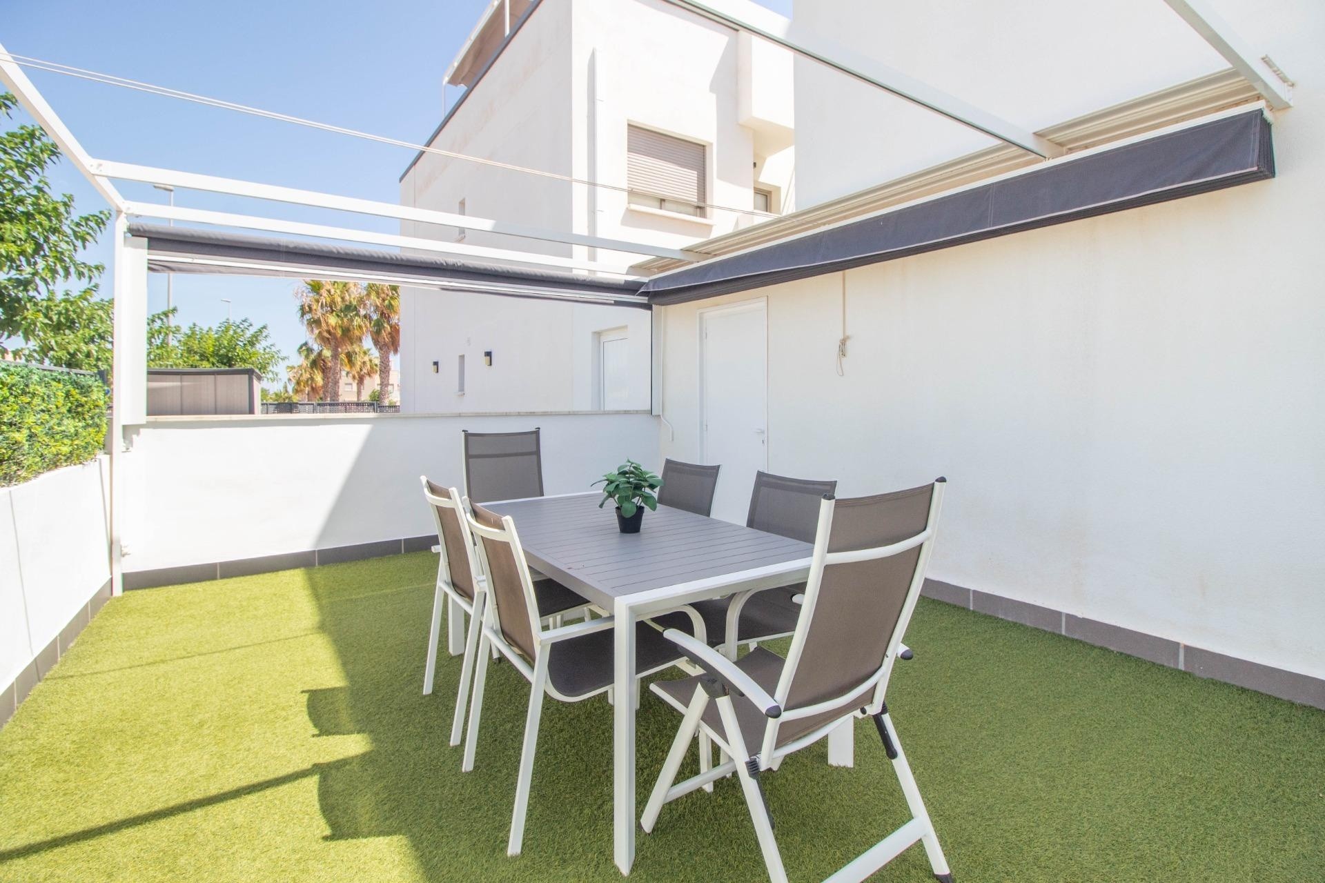 Resale - Apartment / Flat -
Pilar de la Horadada - Torre de la Horadada