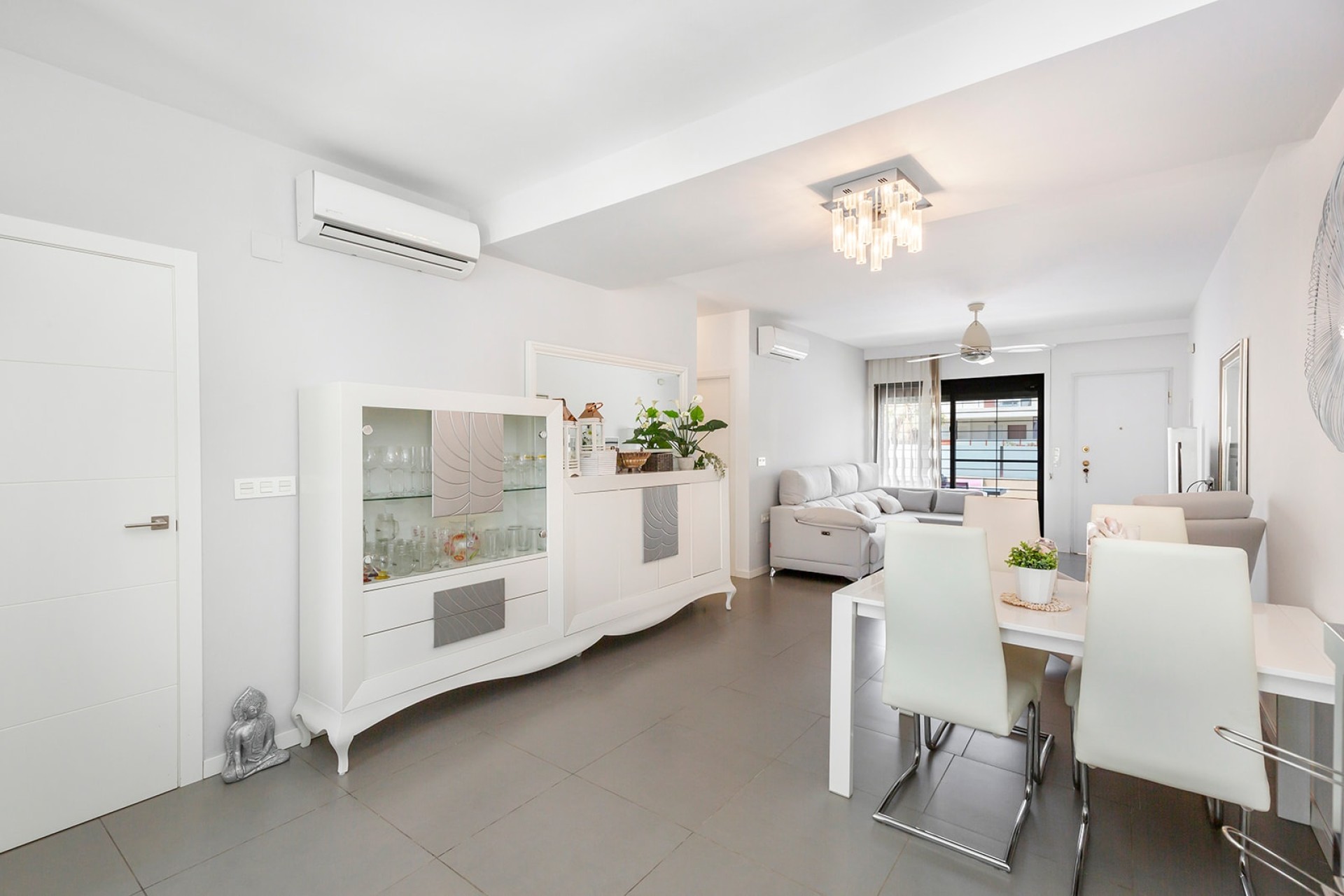 Resale - Apartment / Flat -
Pilar de la Horadada - Torre de la Horadada