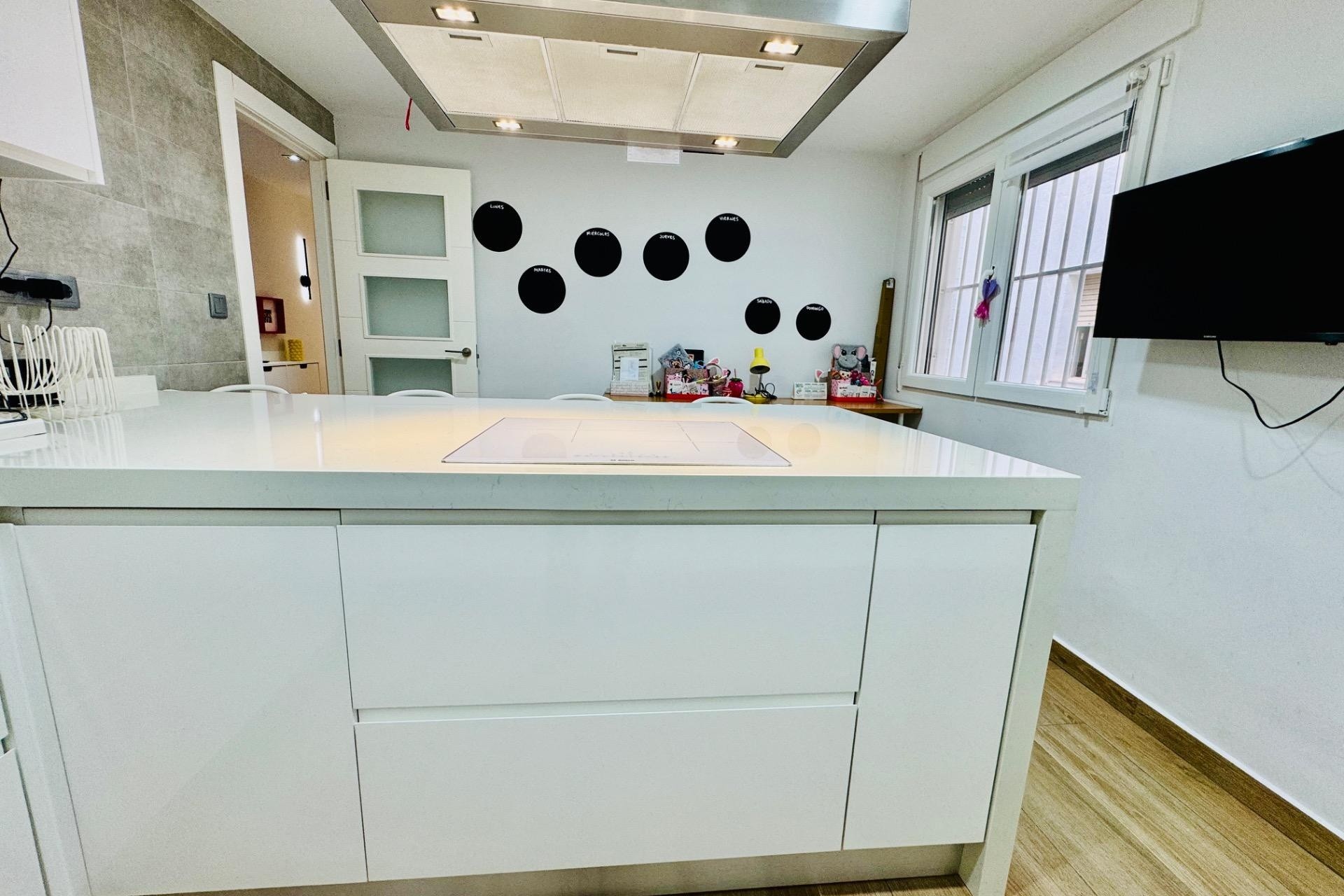 Resale - Apartment / Flat -
Pilar de la Horadada - Zona Pueblo