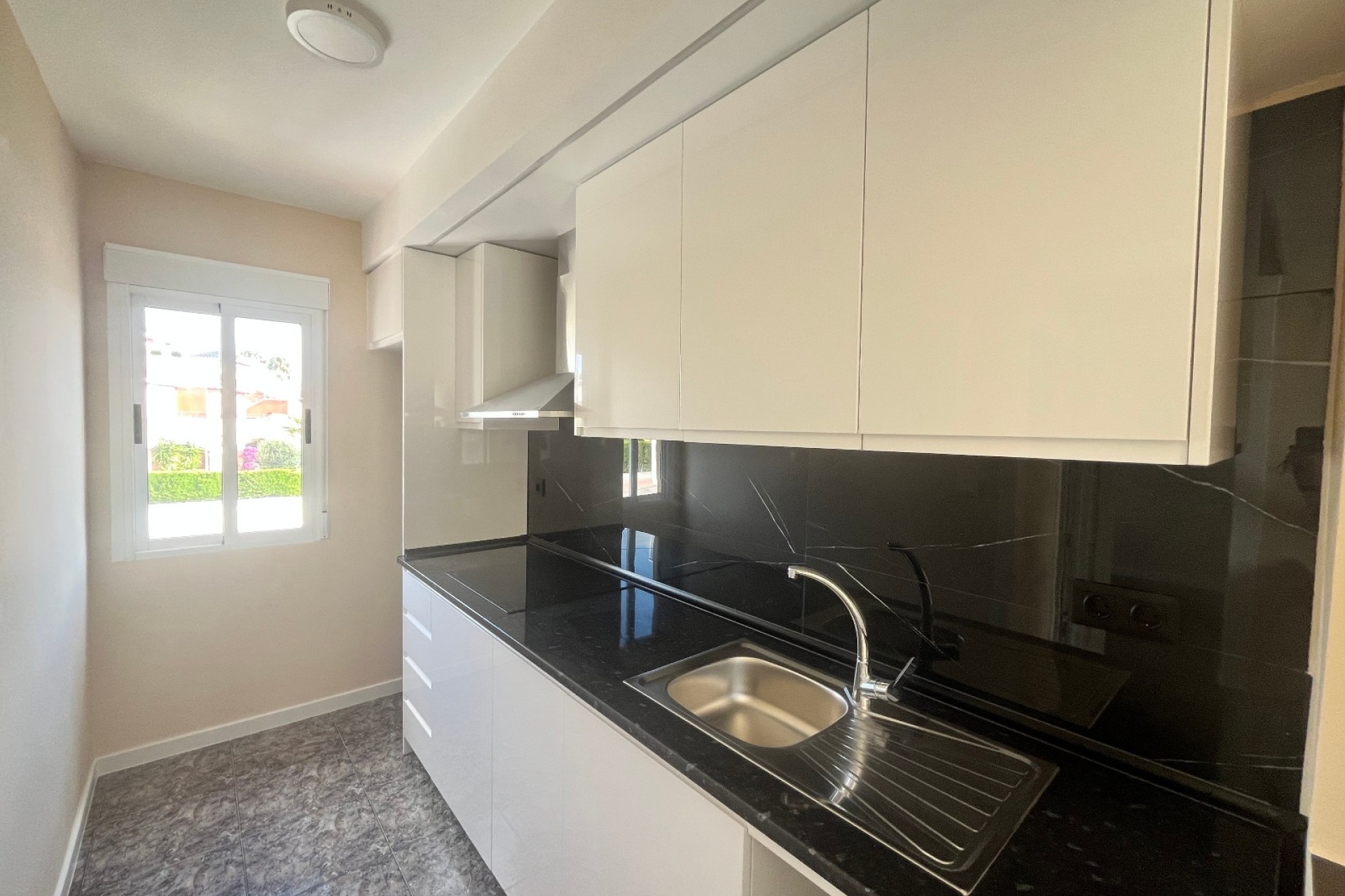 Resale - Apartment / Flat -
Playa Flamenca - Res. San Antonio