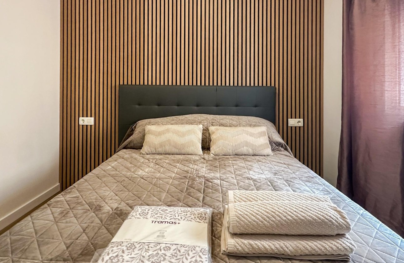 Resale - Apartment / Flat -
San Miguel de Salinas - Las filipinas