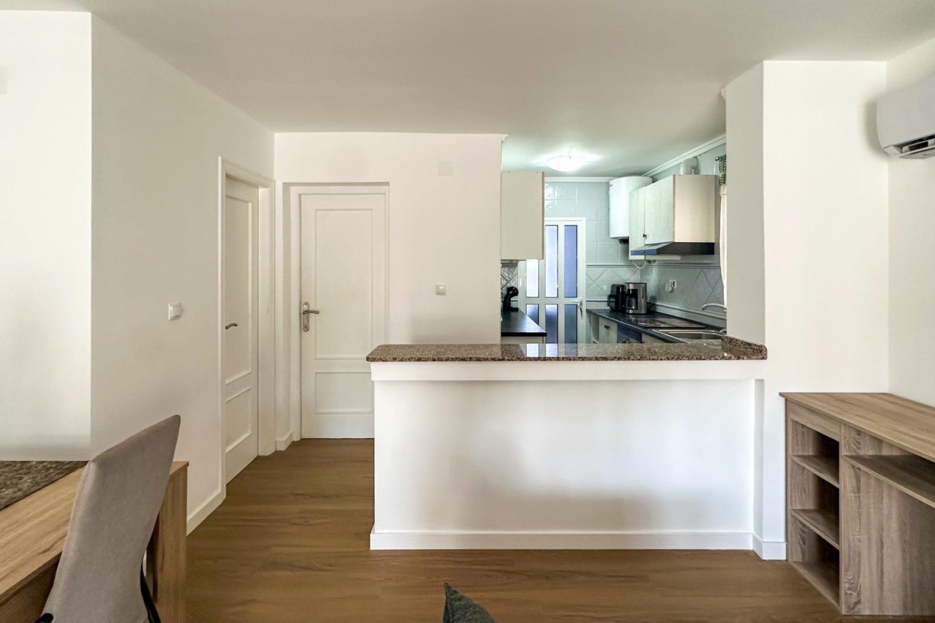 Resale - Apartment / Flat -
San Miguel de Salinas - Las filipinas